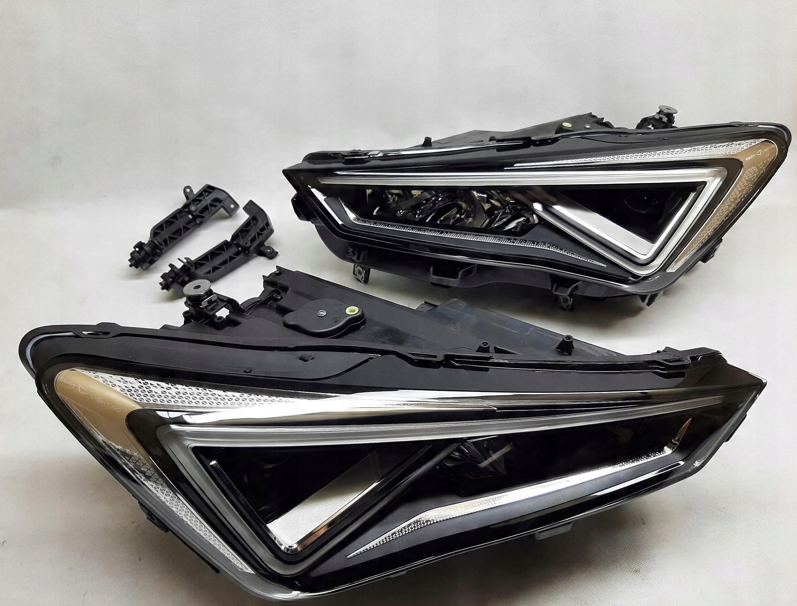 SEAT TARRACO REFLEKTOR LAMPA PRAWY LEWY PRZÓD 5FJ941007C 5FJ941008C