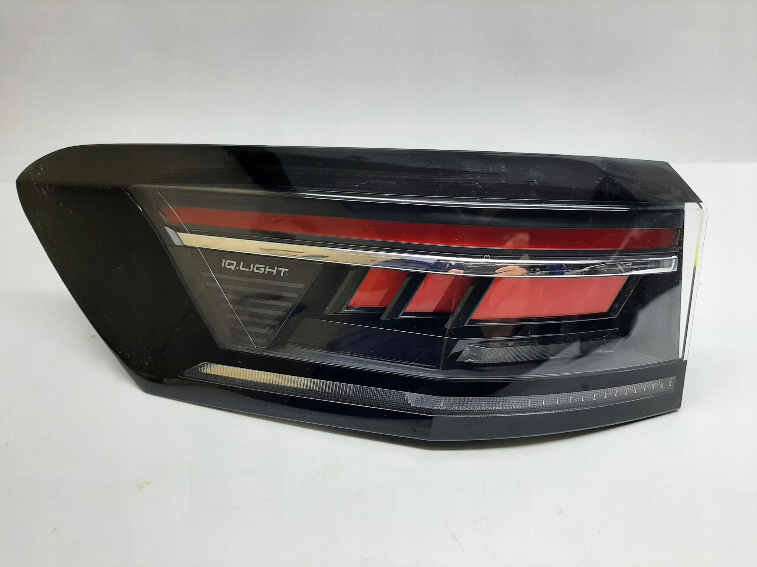 VW PASSAT B9 KOMBI LAMPA LEWA TYLNA TYŁ IQ LIGHT LED 3J0945207