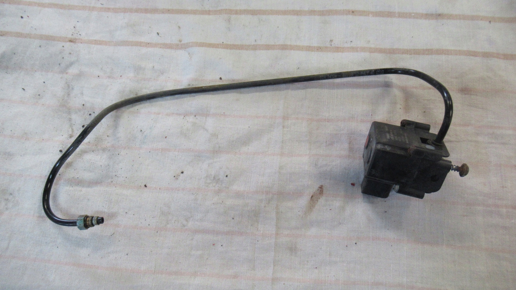 BMW 7 F01 2008- ROZDZIELACZ PNEUMATYKI ZAWIESZENIA 4722555610