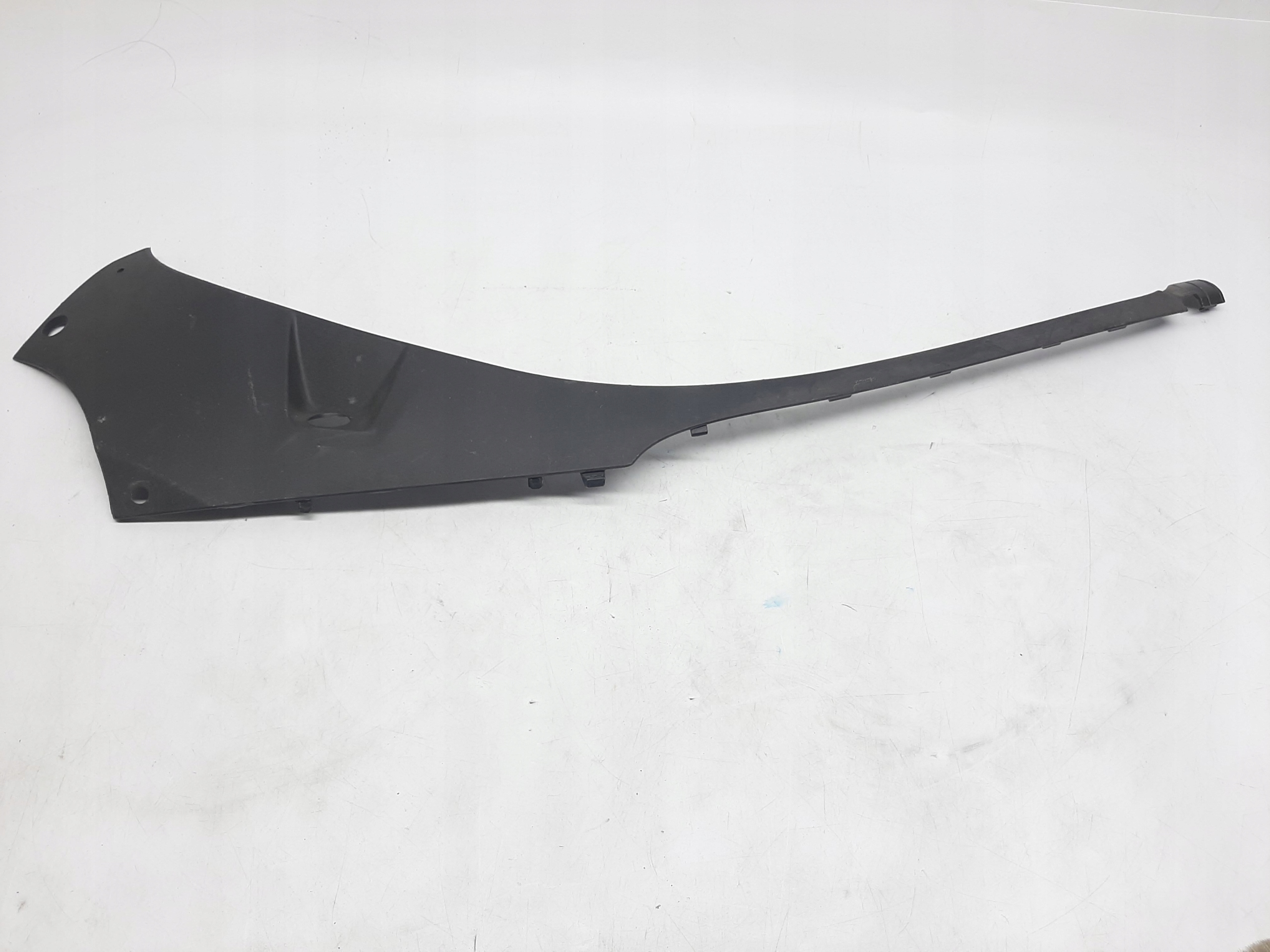 PORSCHE OSŁONA MASKOWNICA LAMPY PRAWY PRZÓD 95B807174C