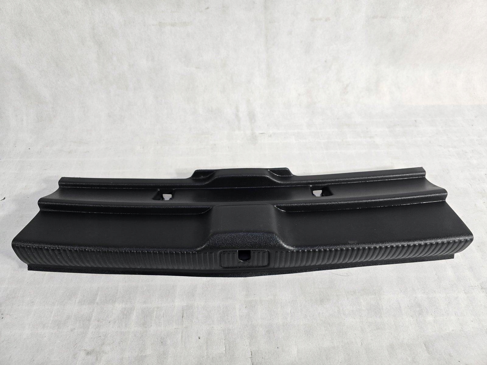 AUDI A3 8V 3D OSŁONA PASA TYLNEGO TYŁ MASKOWNICA 8V3863471G