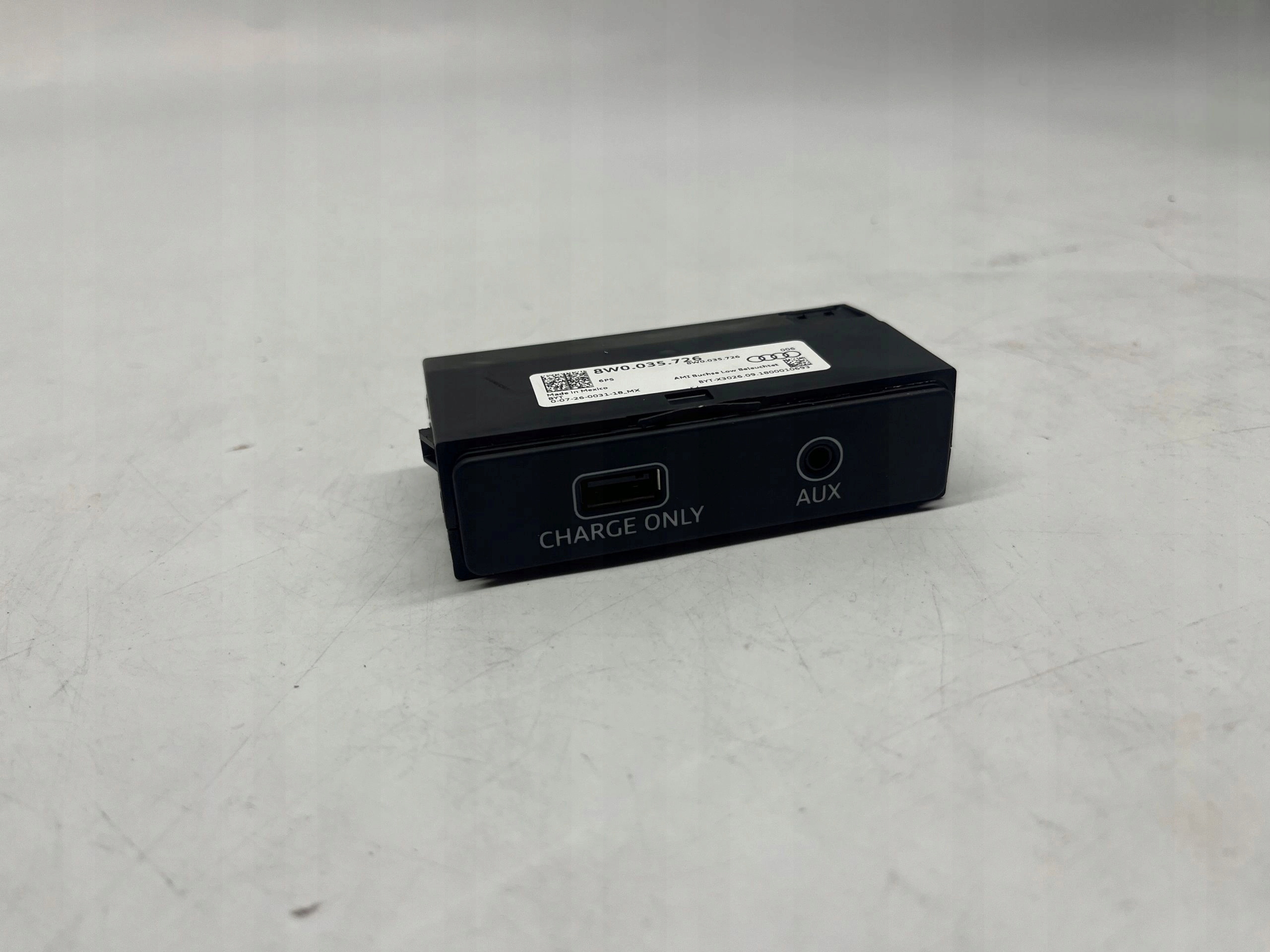 AUDI Q5 FY80A 2015 -> 2022 PORT USB AUX MMI MIB3 8W0035726