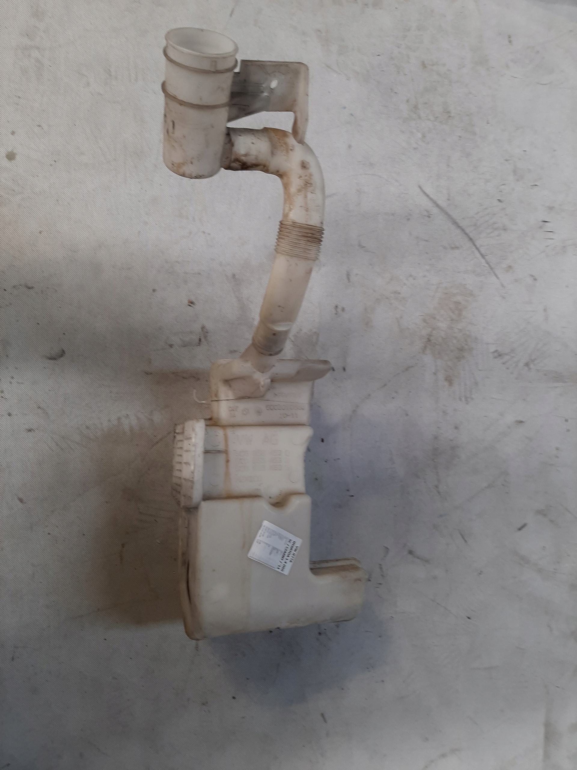 VW JETTA VI ZBIORNIK PŁYNU DO SPRYSKIWACZY 5C6955453Q