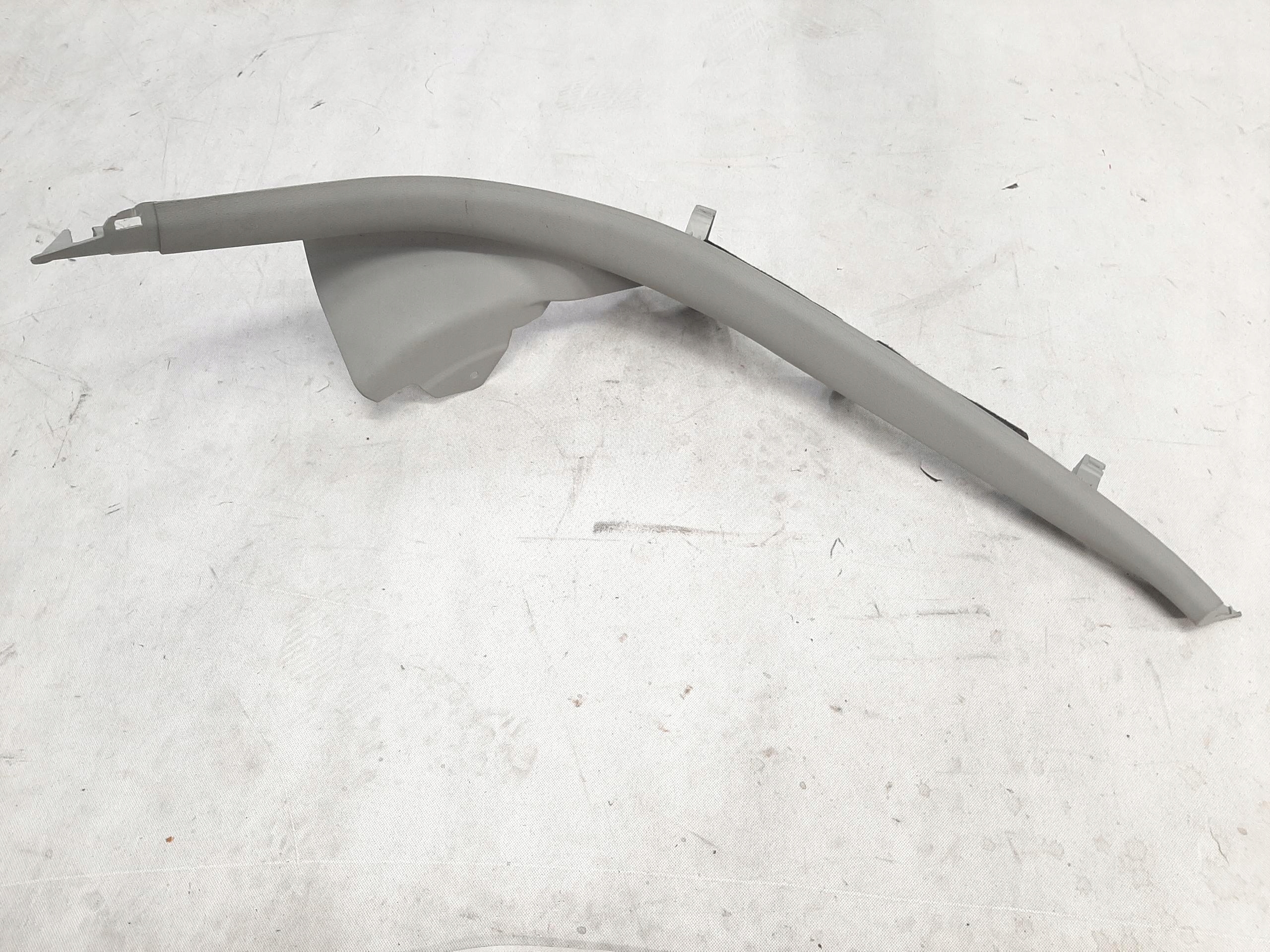 AUDI A3 8V LISTWA OSŁONA PROGU PRAWY TYŁ 8V5867768A