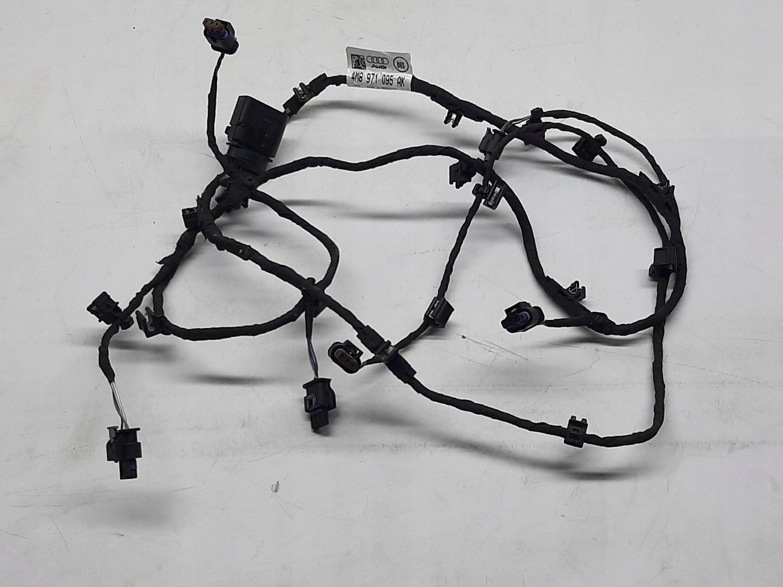 AUDI Q8 WIĄZKA INSTALACJA ZDERZAKA PRZÓD PDC 4M8971095AK