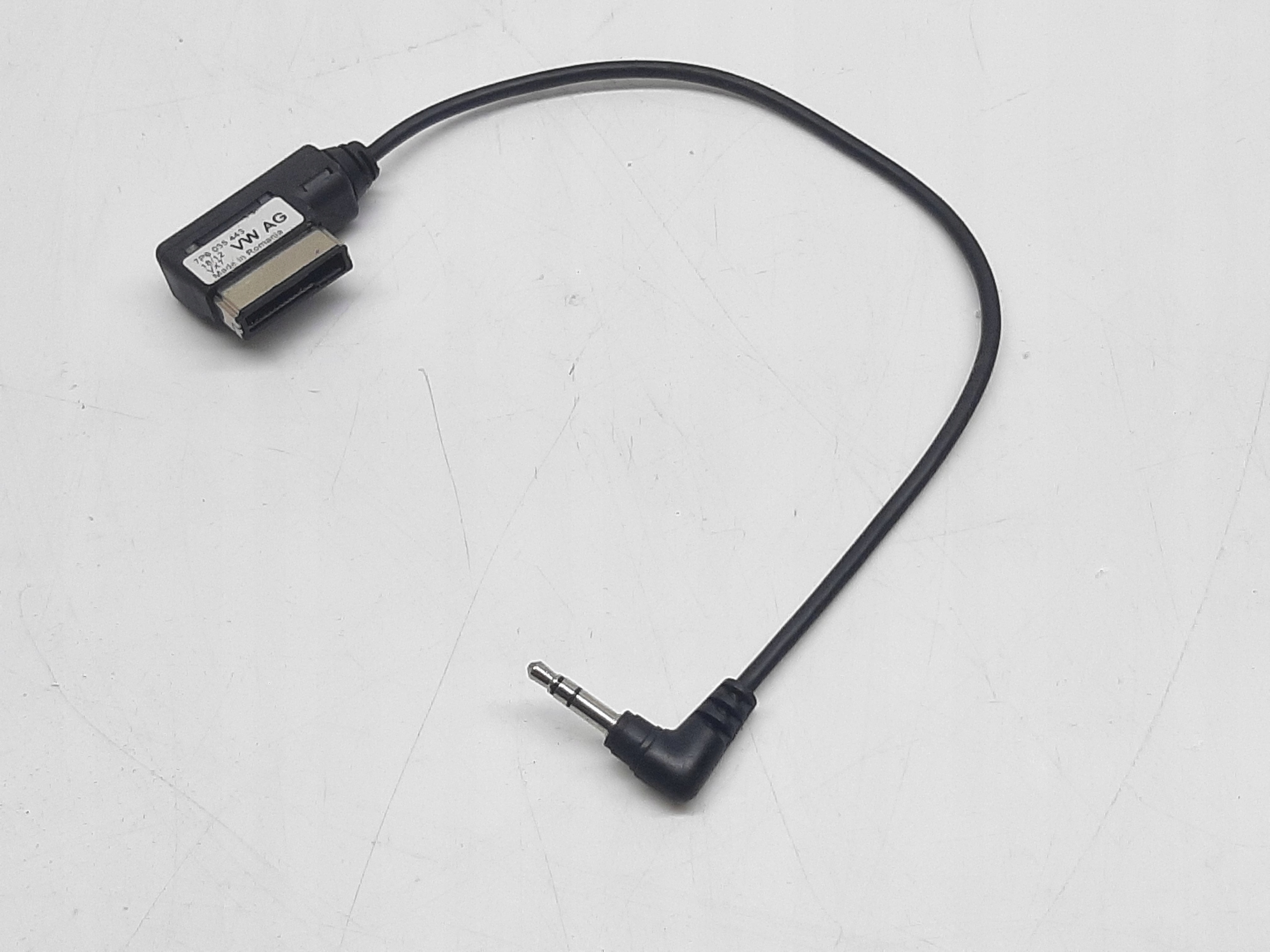 VW TOUAREG II 7P PRZEWÓD ADAPTER JACK IN MDI AUX MEDIA 7P6035443