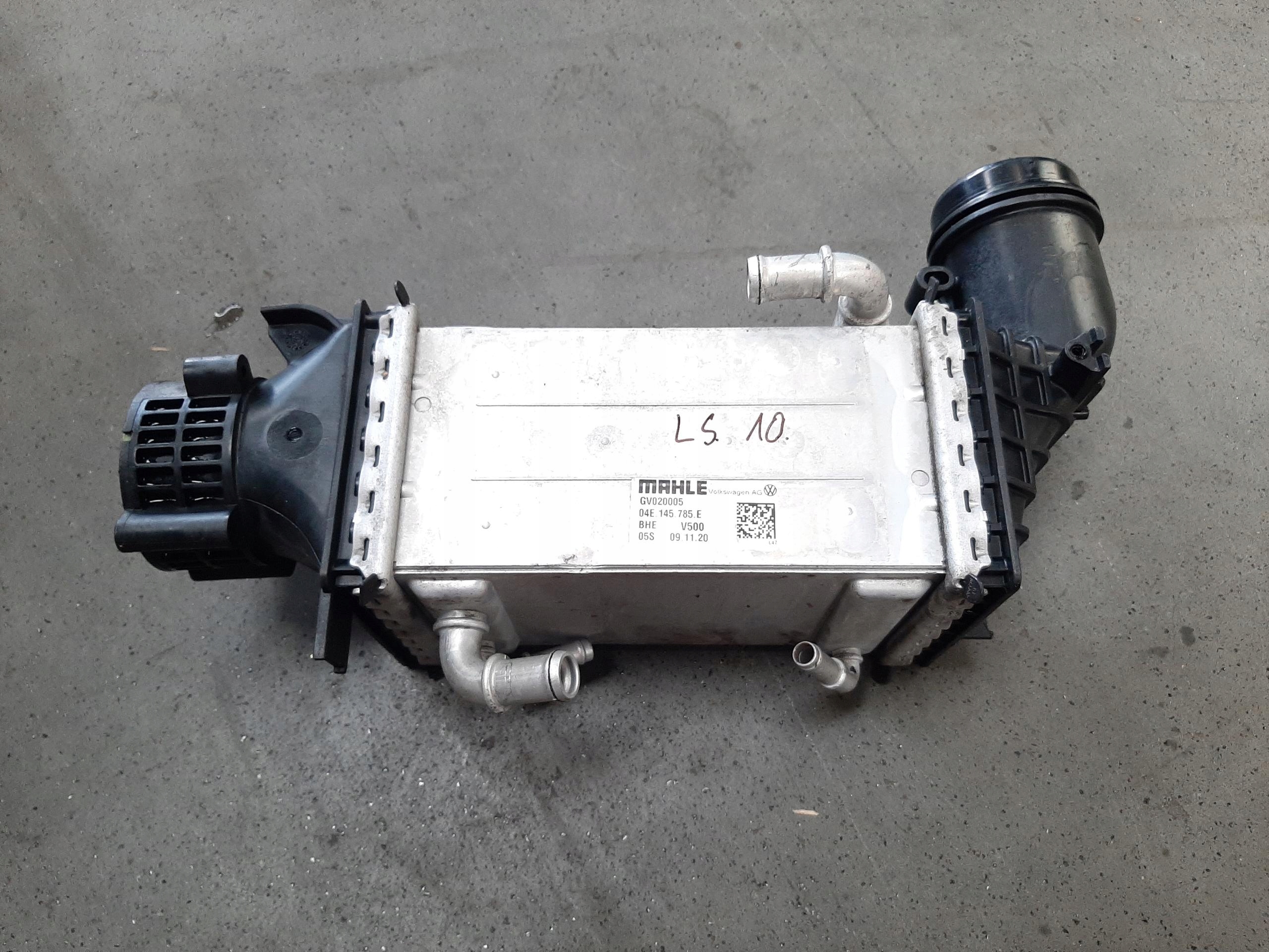 VW GOLF VIII CHŁODNICA POWIETRZA INTERCOOLER 04E145785E