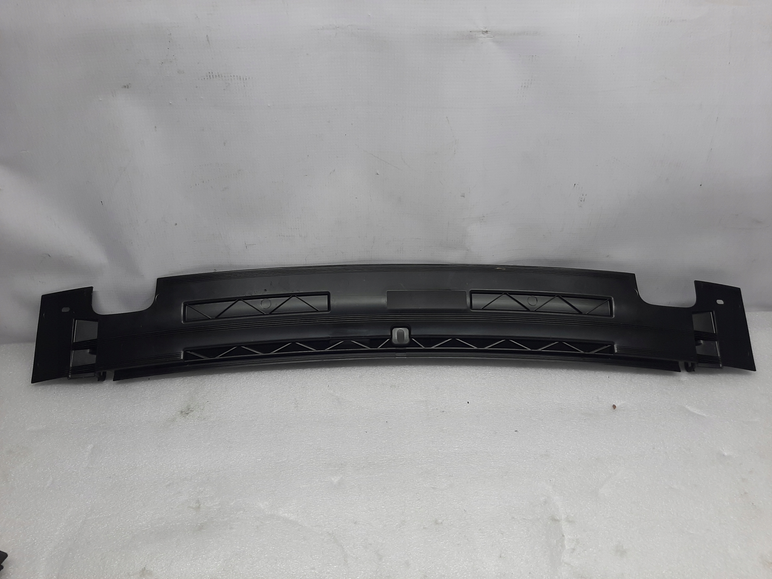 Porsche Cayenne Coupe Podkładka spoilera 9Y3827511 E3 OSŁONA