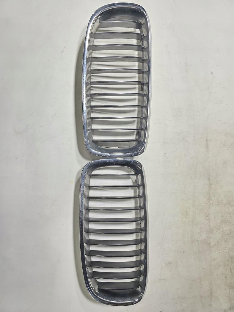 BMW F30 F31 GRILL ATRAPA NERKA LEWA PRAWA 7405836 7255412 7263482 7263480