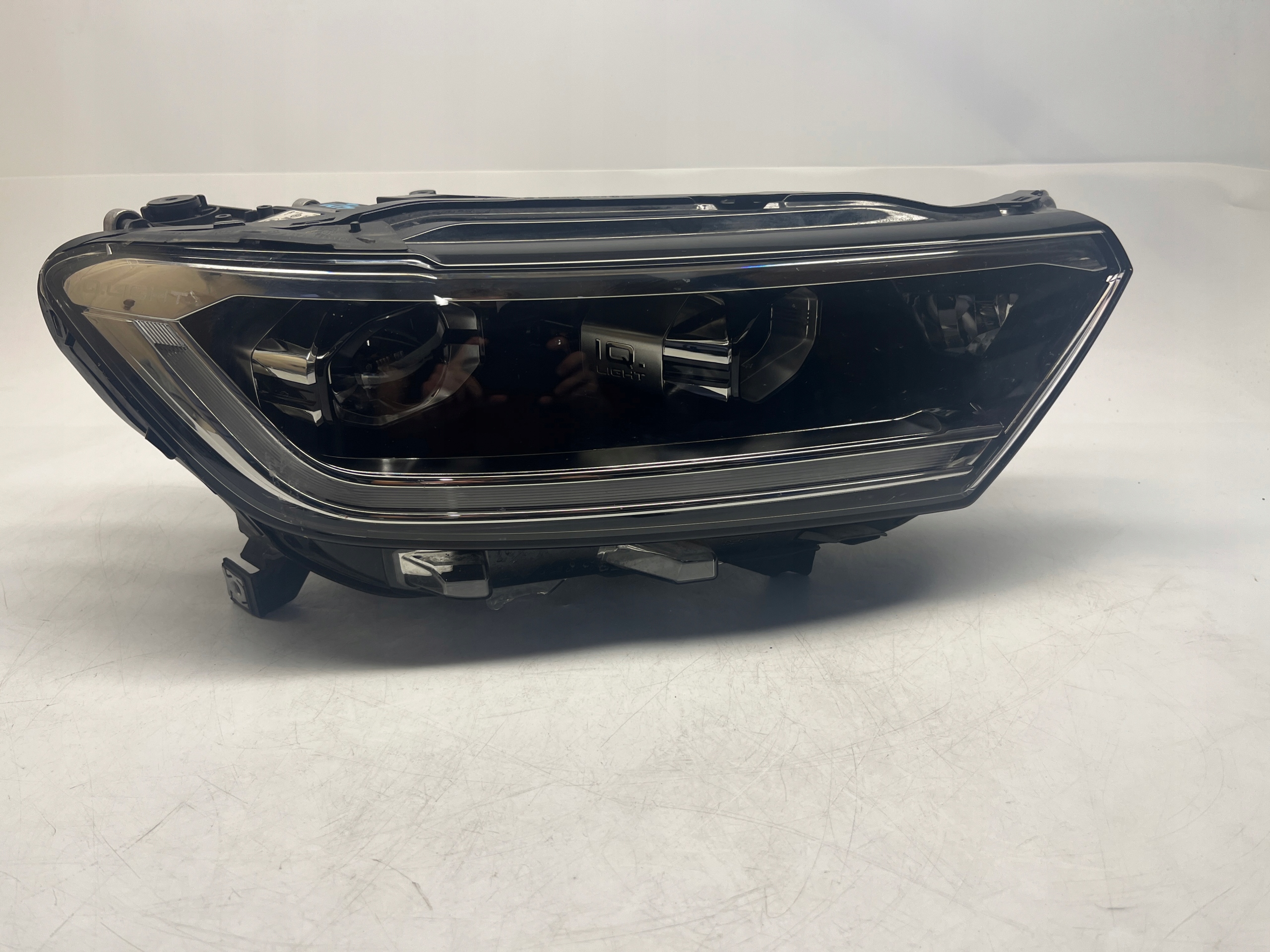 Volkswagen T-ROC REFLEKTOR LAMPA PRAWA PRZÓD LED MATRIX BEAM 2GA941036AK