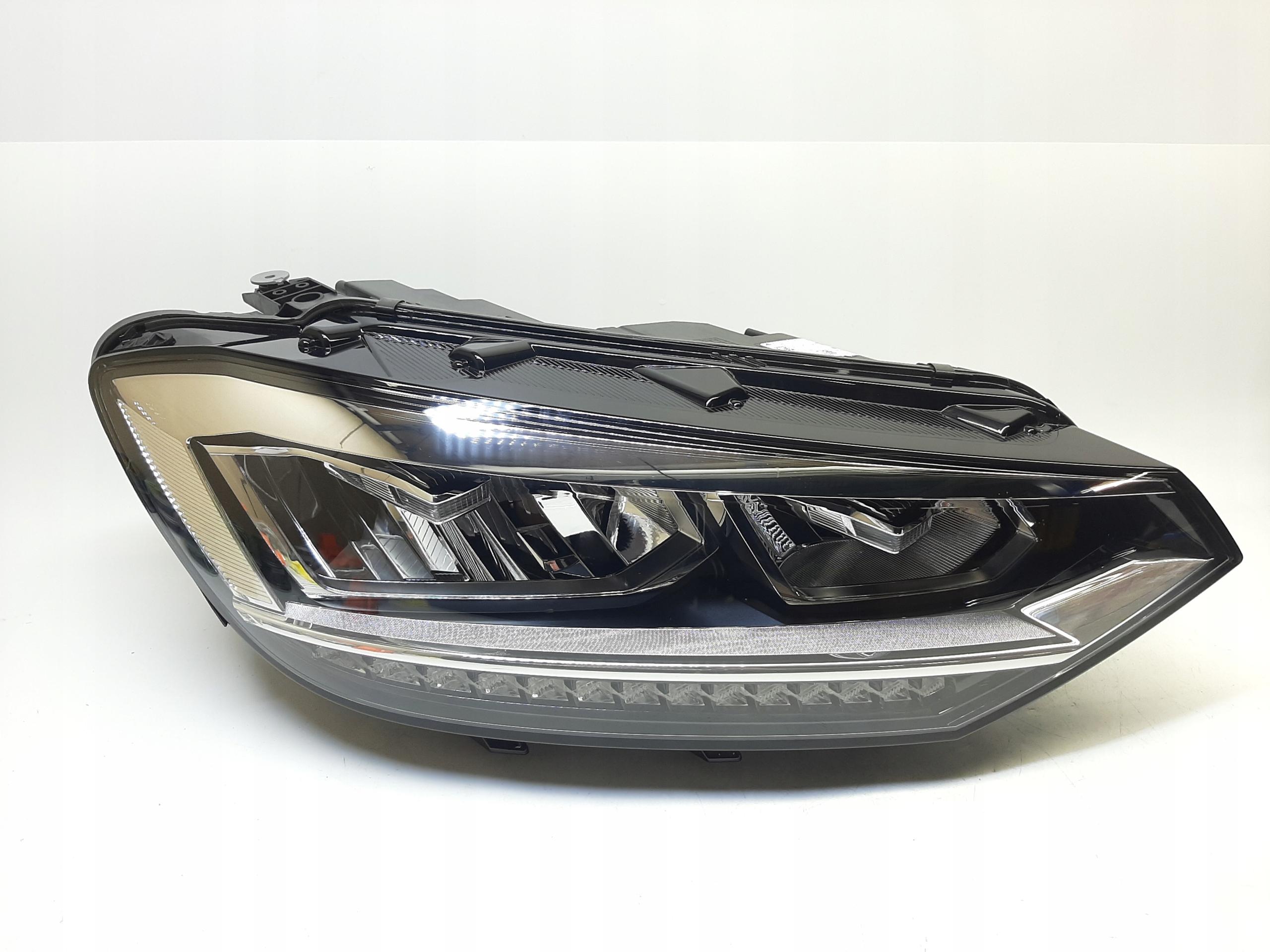 VW TOURAN 5T LAMPA PRAWA REFLEKTOR PRAWY LED 5TB941036B