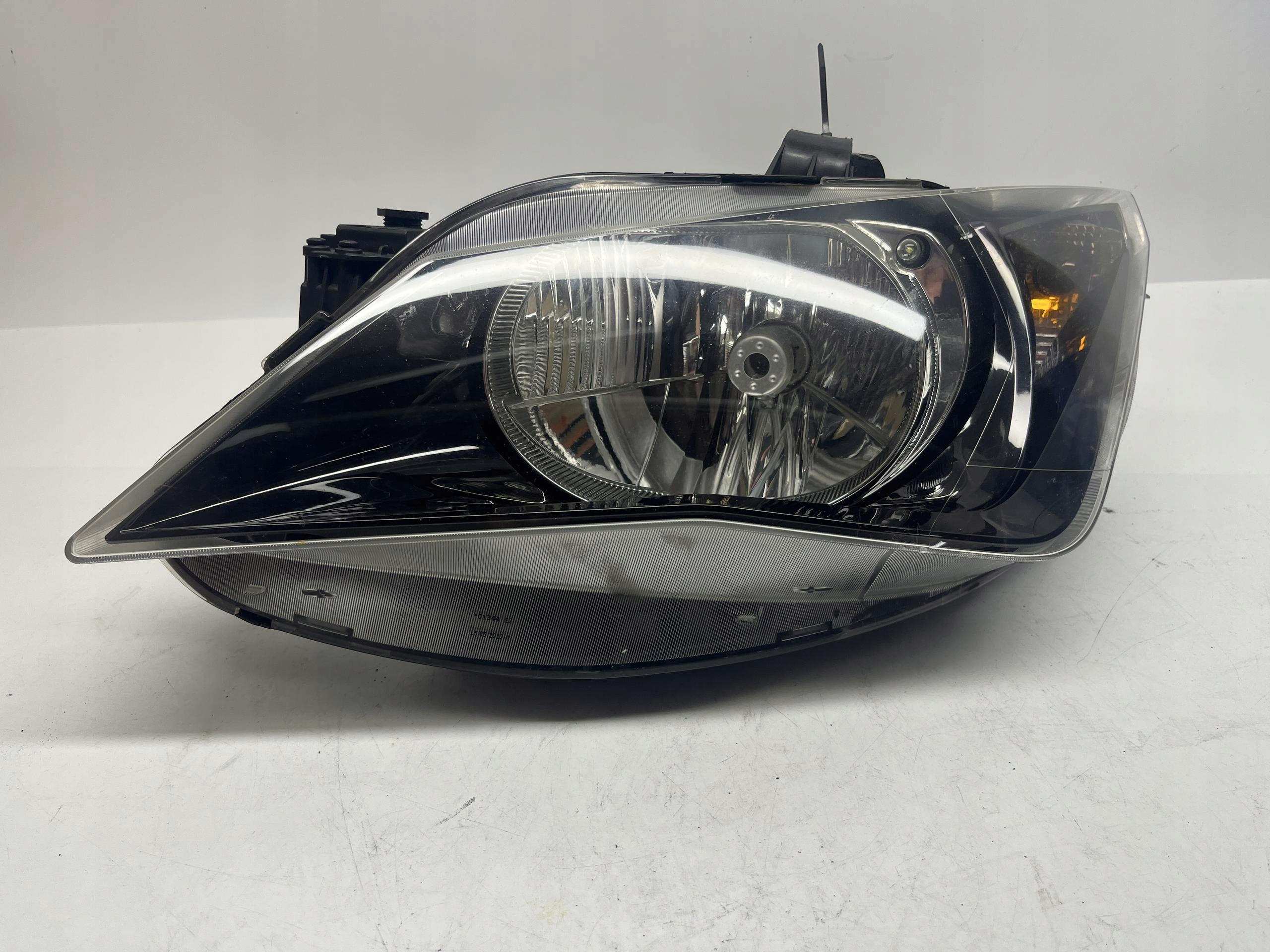 SEAT IBIZA Reflektor Lampa Lewa 6J1941021E