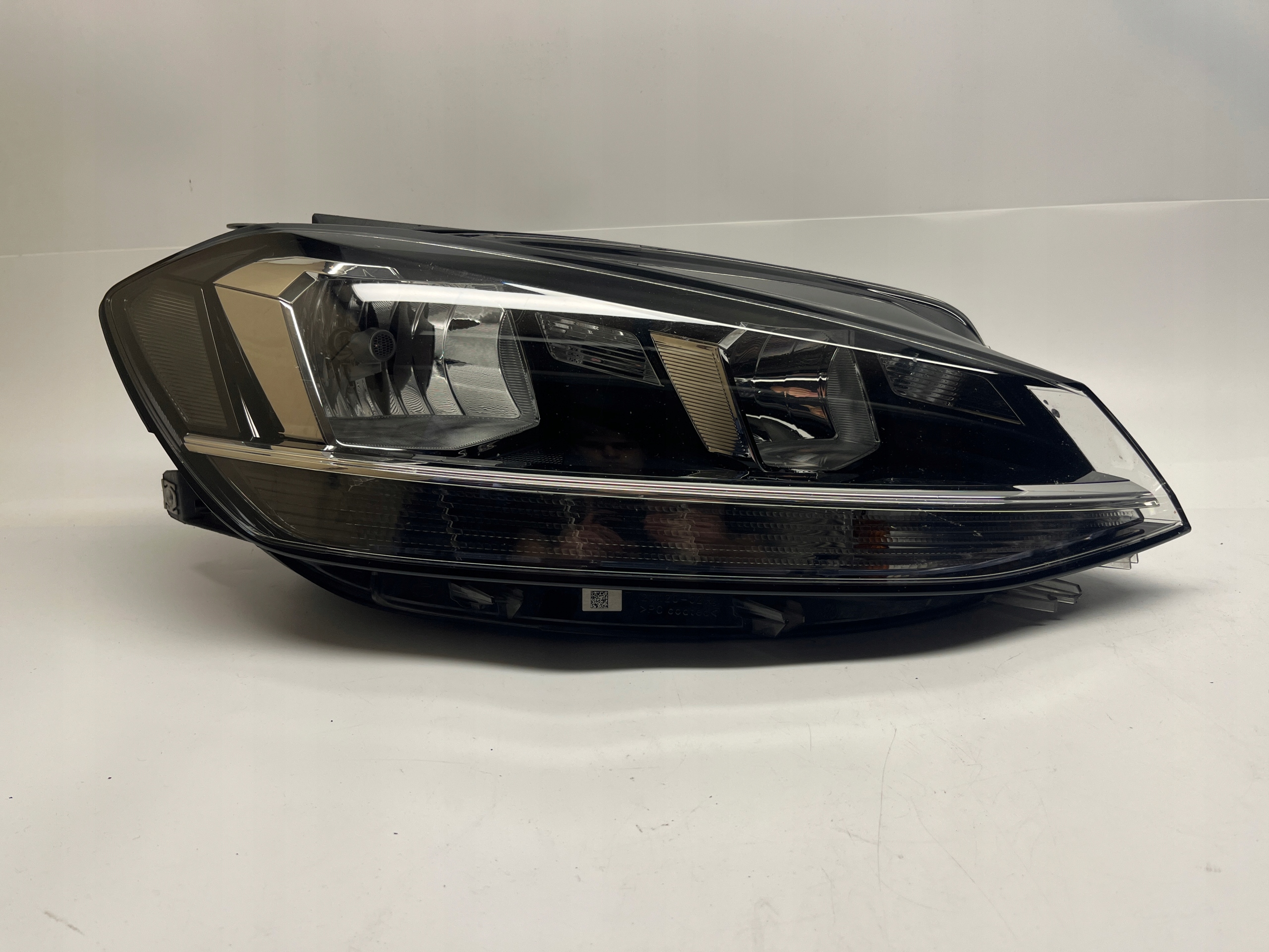 VOLKSWAGEN GOLF VII REFLEKTOR PRZÓD PRAWY LAMPA HALOGEN 5G1941006D