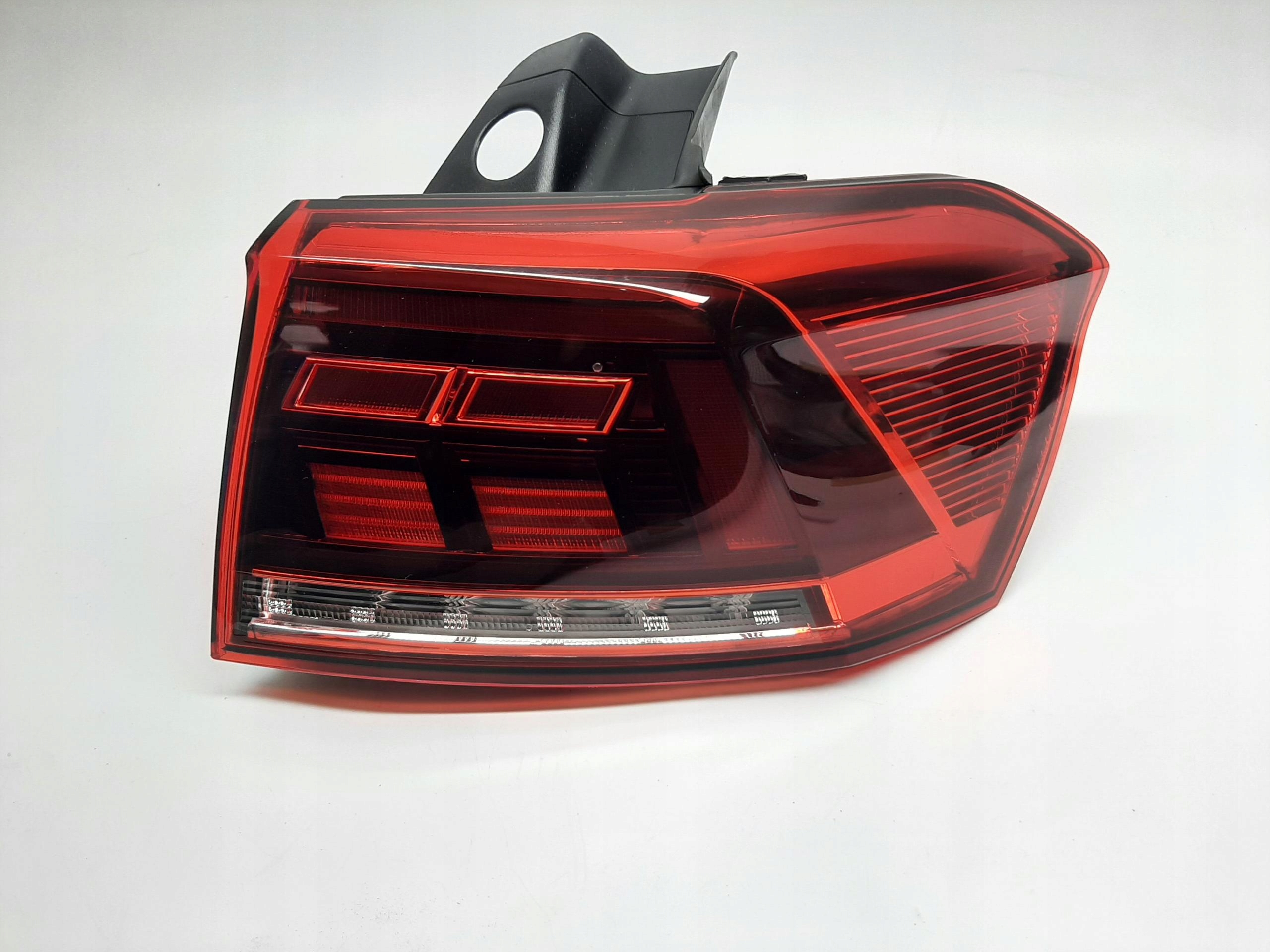 VW PASSAT B8 KOMBI LIFT LAMPA TYŁ TYLNA PRAWA LED 3G9945096G F03746000C