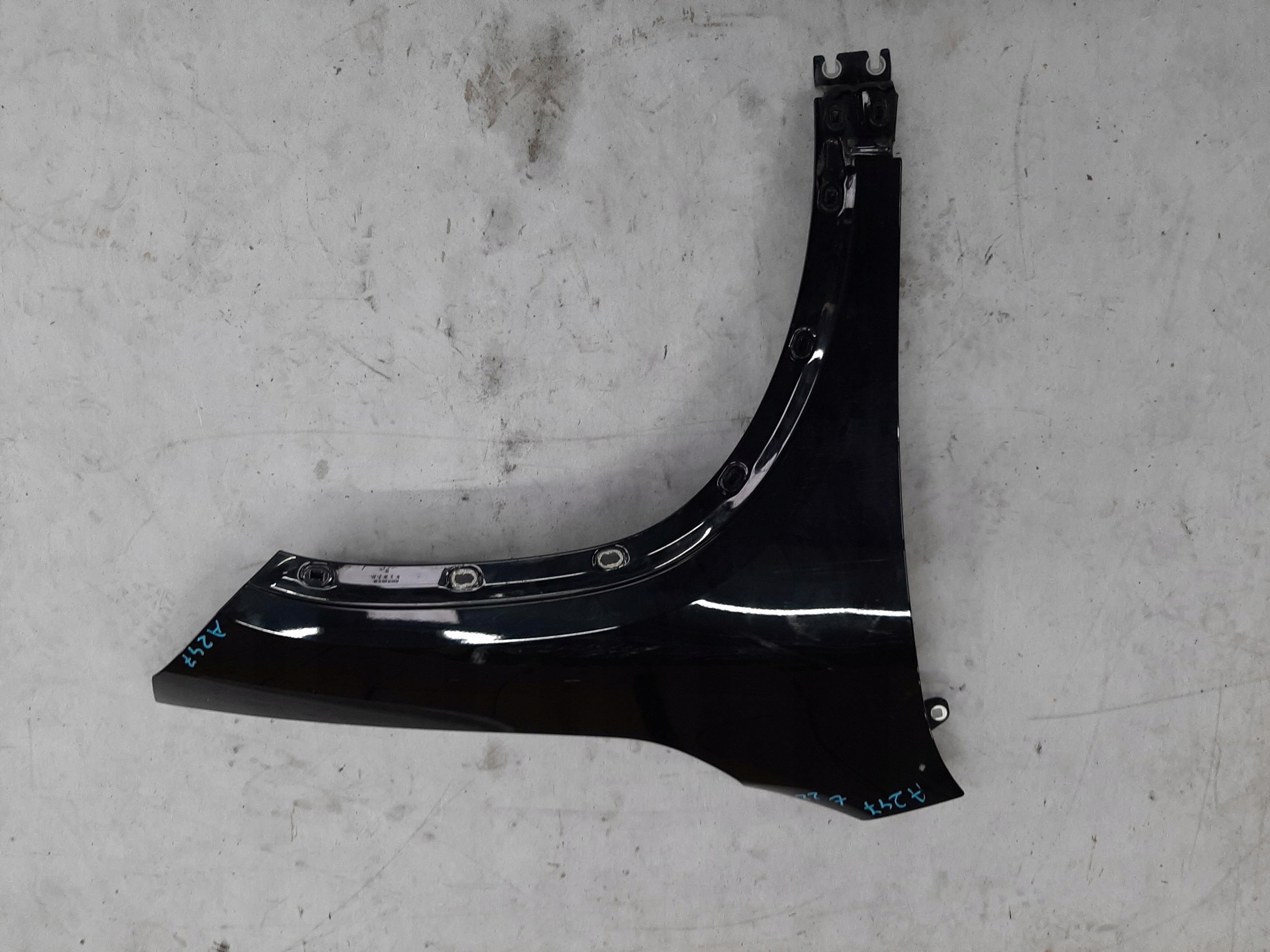 MERCEDES-BENZ B-CLASS W177 BŁOTNIK POSZYCIE PRAWY PRZÓD PRZEDNI A2478801200