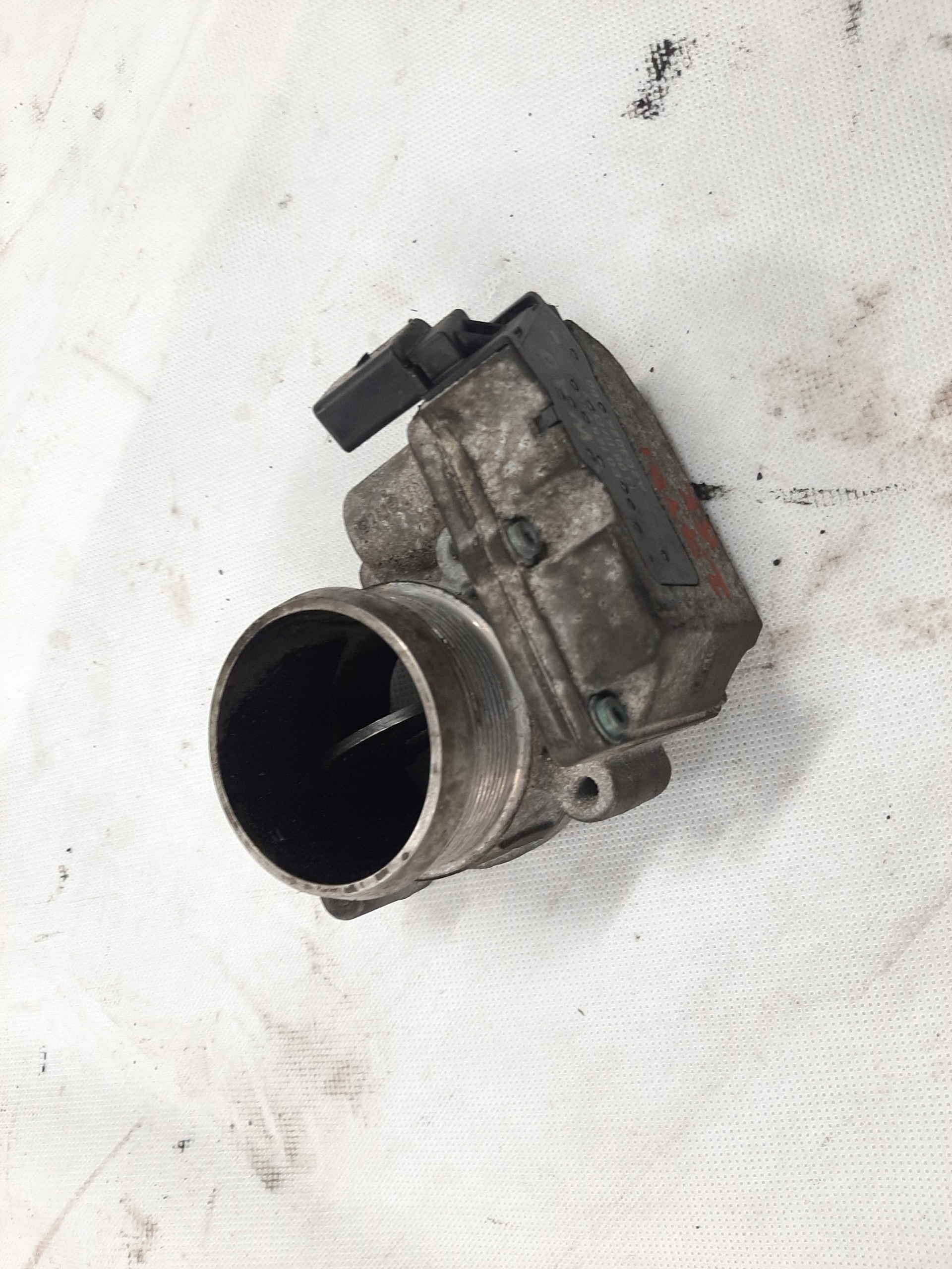 AUDI A4 B8 07-11r PRZEPUSTNICA POWIETRZA 4E0145950J