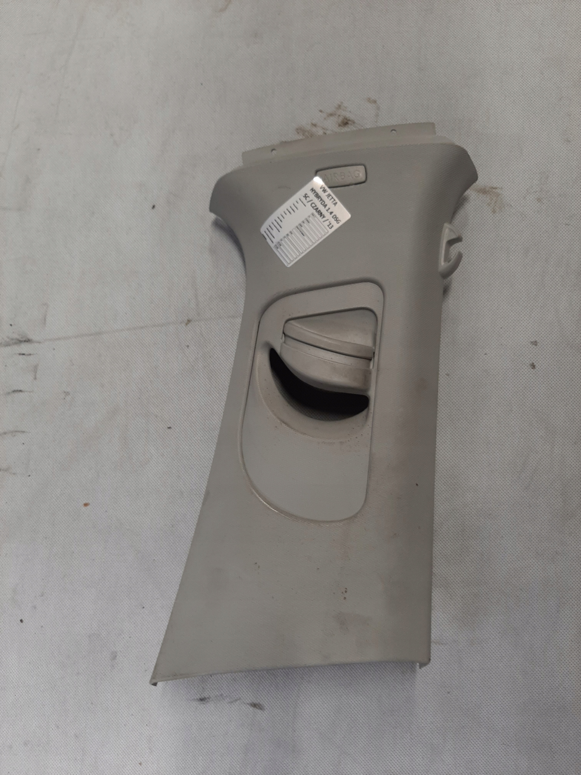 VW JETTA VI OSŁONA SŁUPKA B PASA BEZPIECZEŃSTWA PRAWA 5C6867244