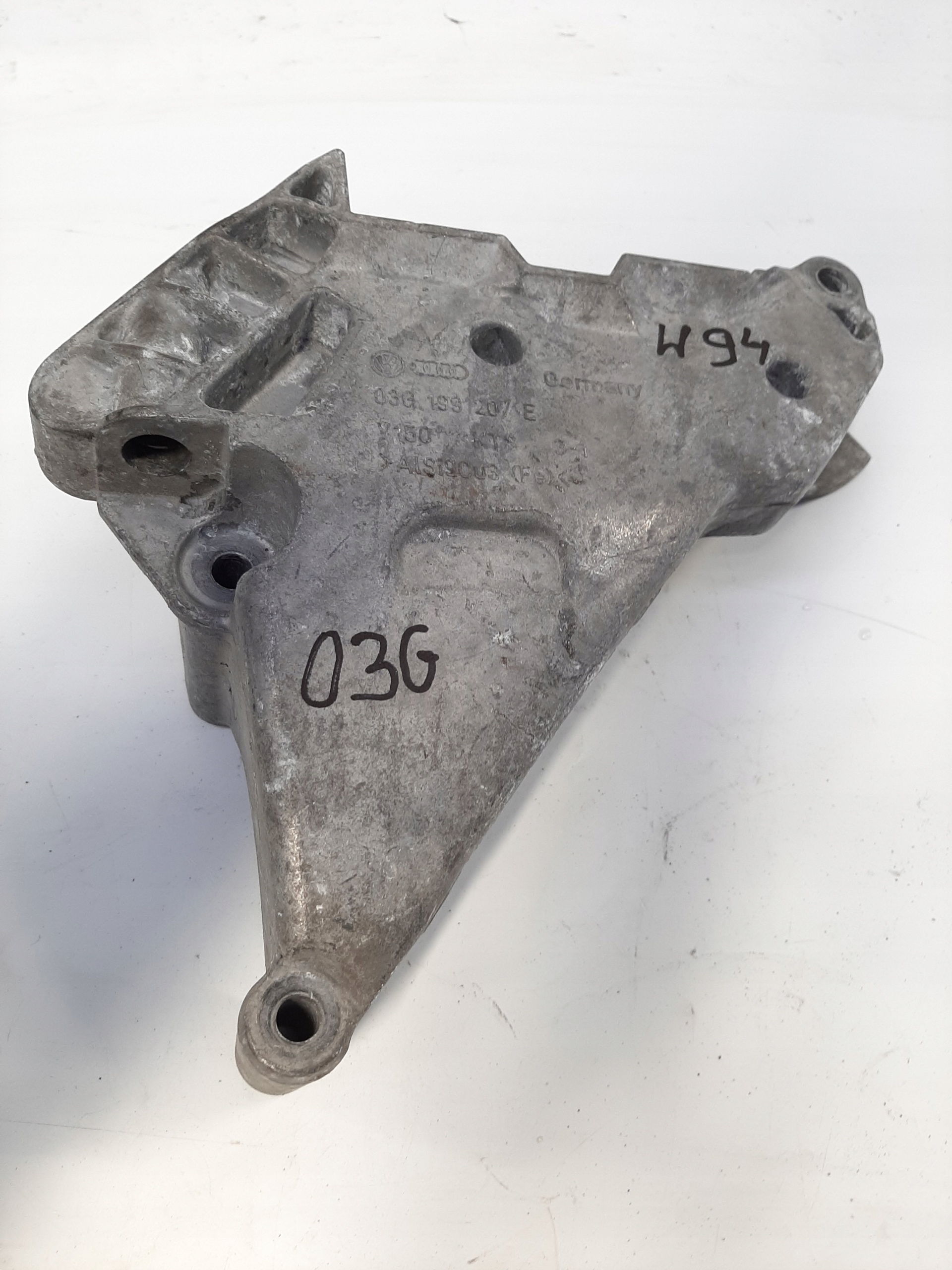 AUDI VW ŁAPA MOCOWANIE BOCZNE STELAŻ 03G199207E