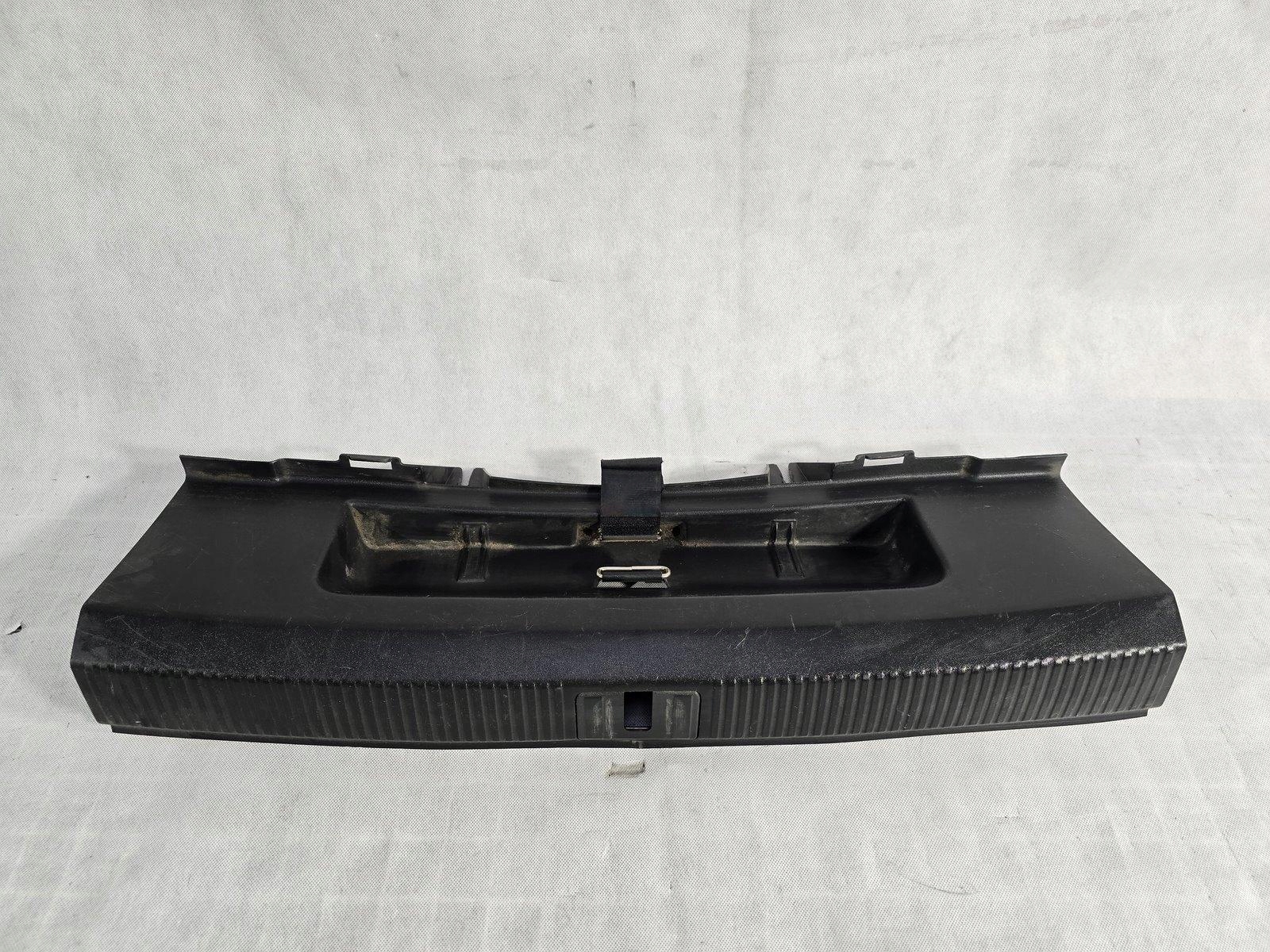 AUDI A3 8P SPORTBACK OSŁONA PASA TYLNEGO TYŁ MASKOWNICA 8P0863471