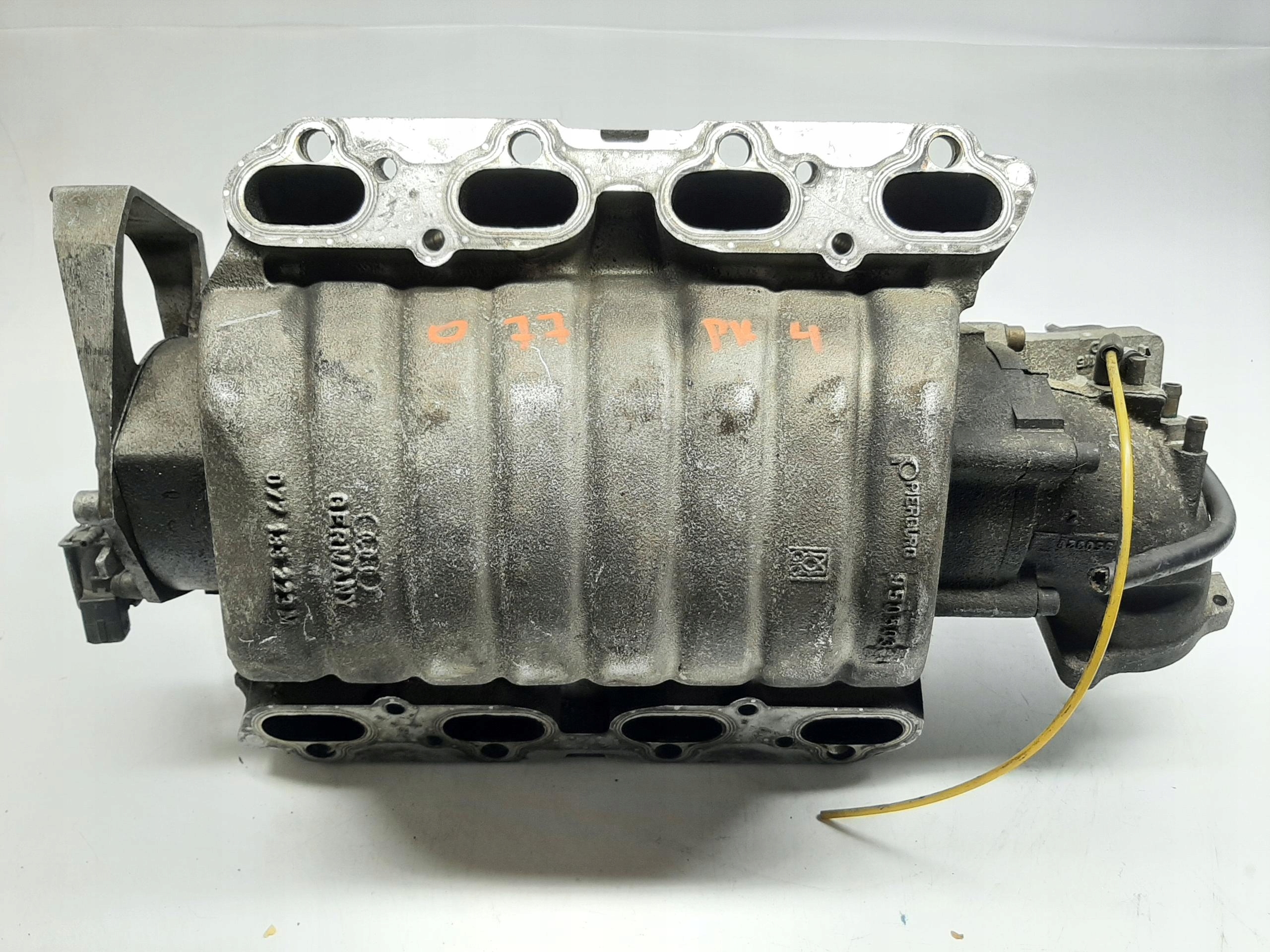 AUDI A8 D2 KOLEKTOR SSĄCY 4.2 FSI 077133185D