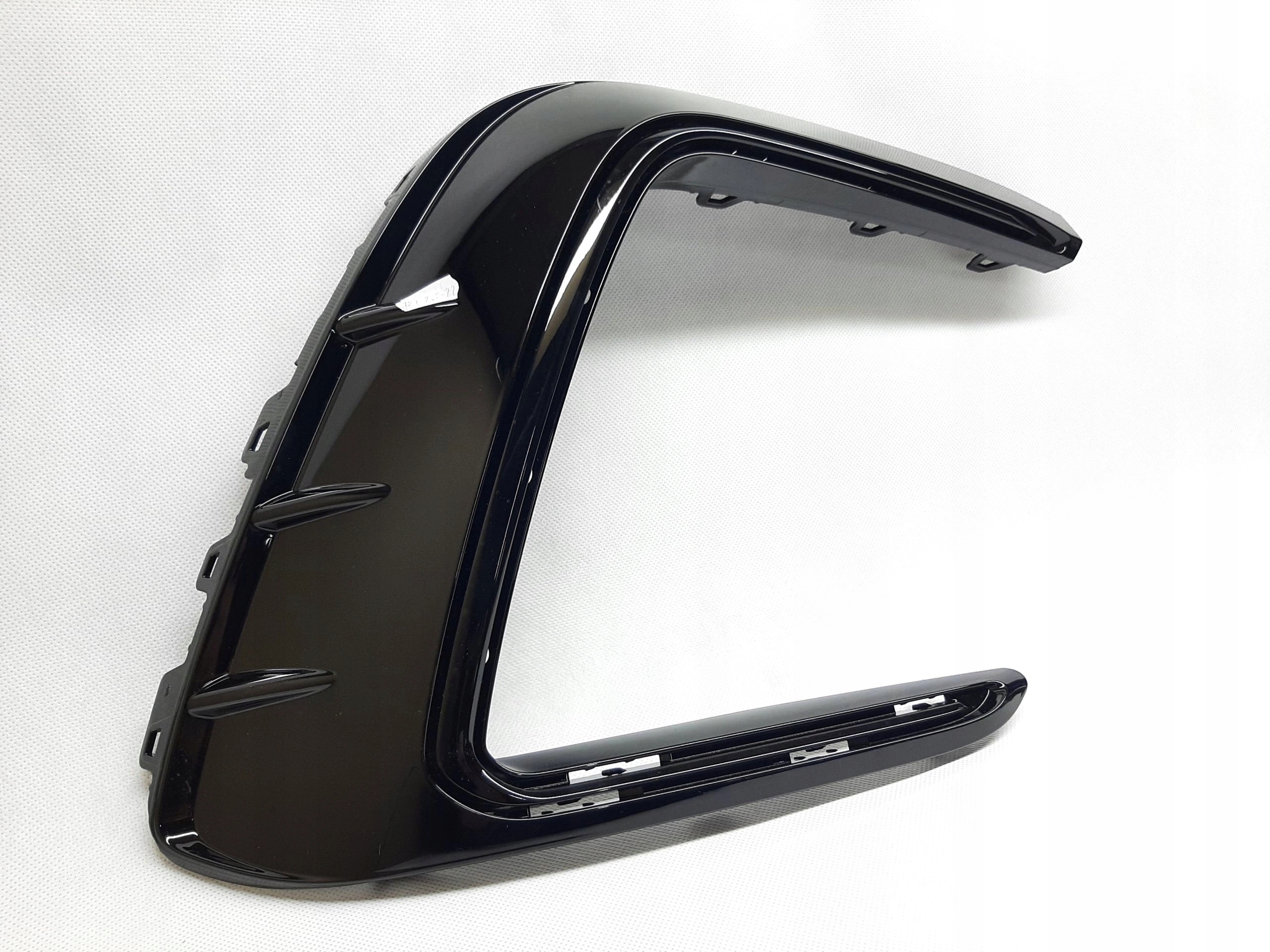 VW Tiguan 2 R-Line LIFT Kratka zderzaka 5NA853666J
