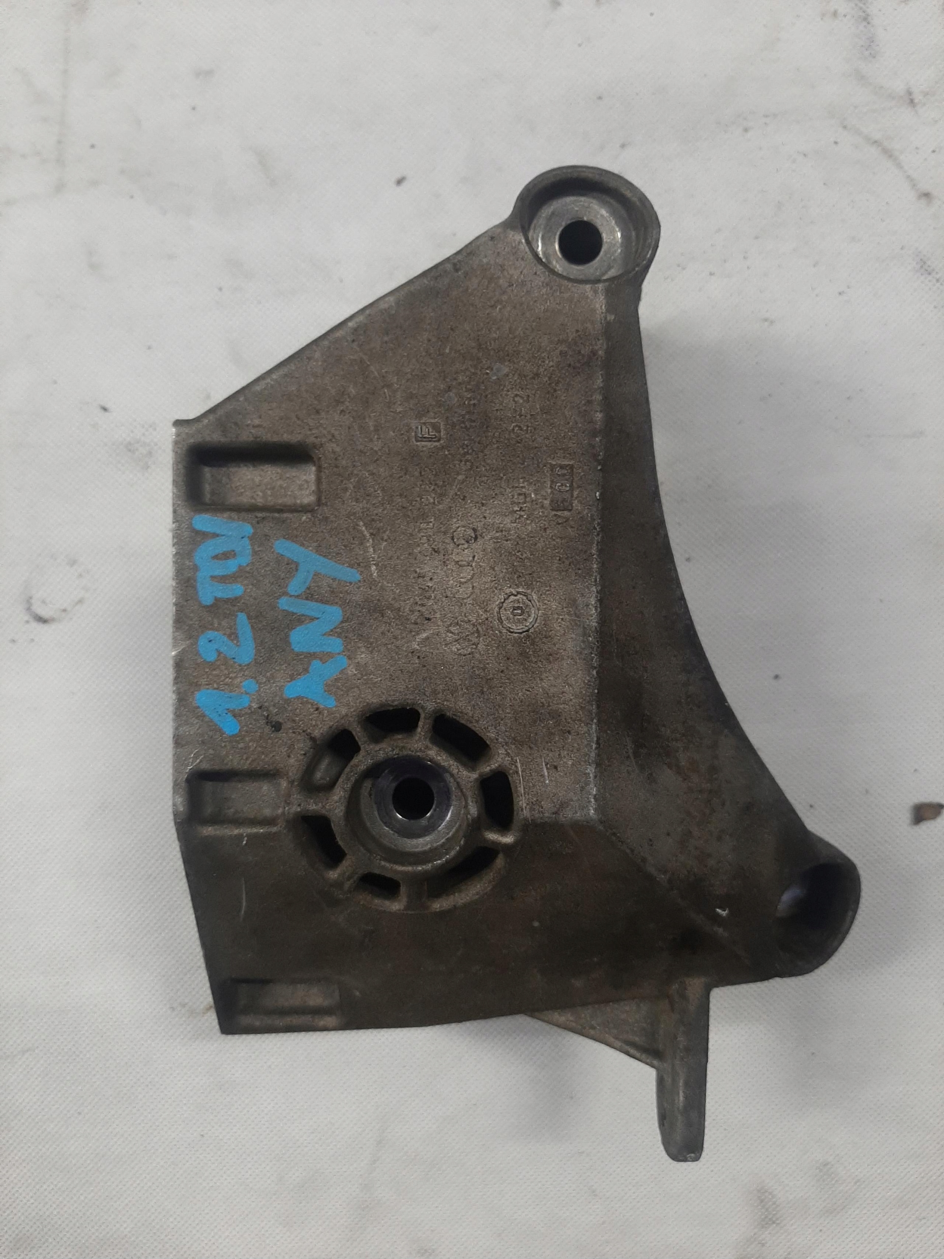 VW POLO V 6R SEAT IBIZA III 1.4 TDI ŁAPA MOCOWANIE SILNIKA 045199207