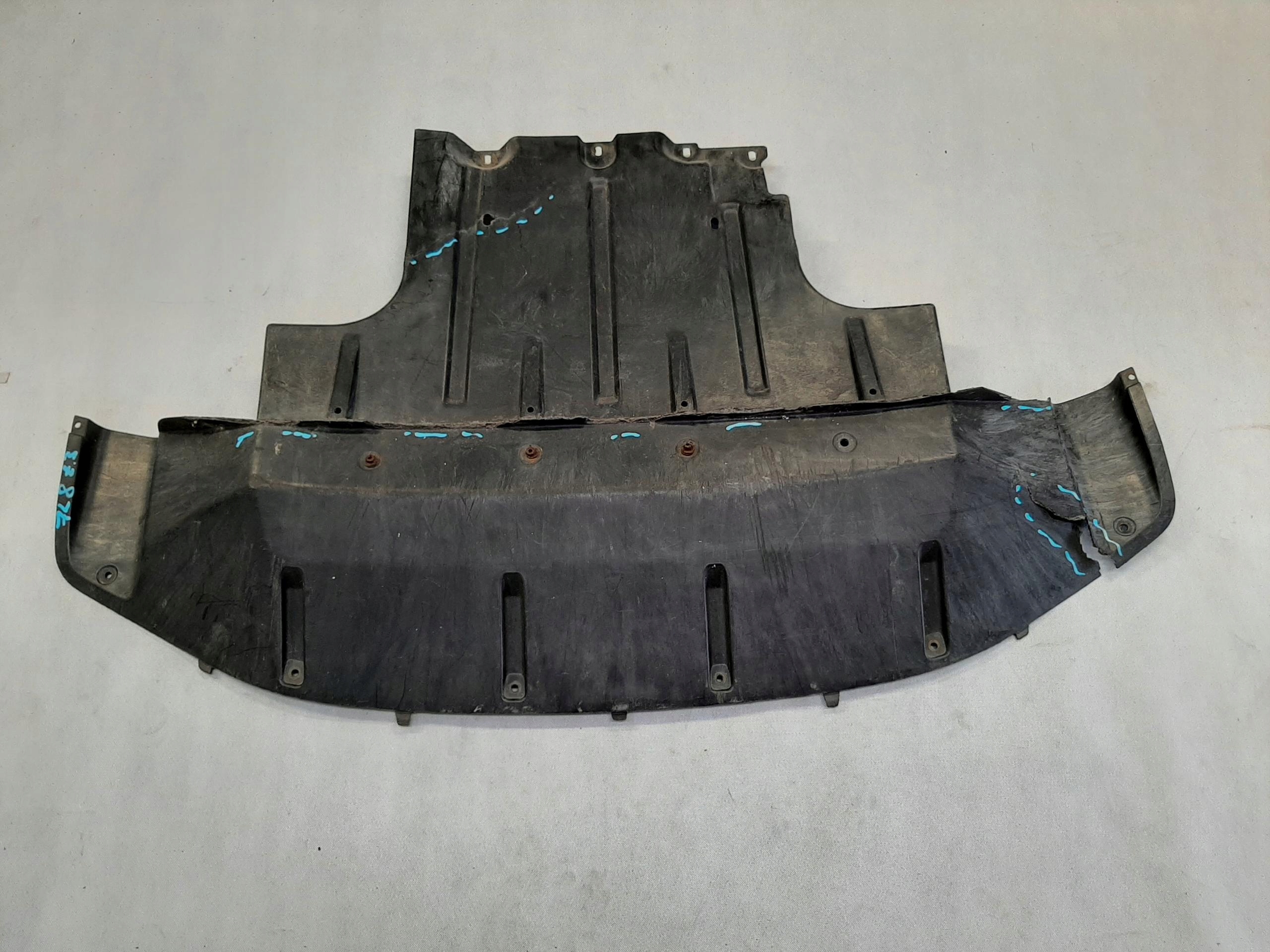 AUDI Q7 4L OSŁONA PŁYTA DOLNA POD SILNIK 7L8825285