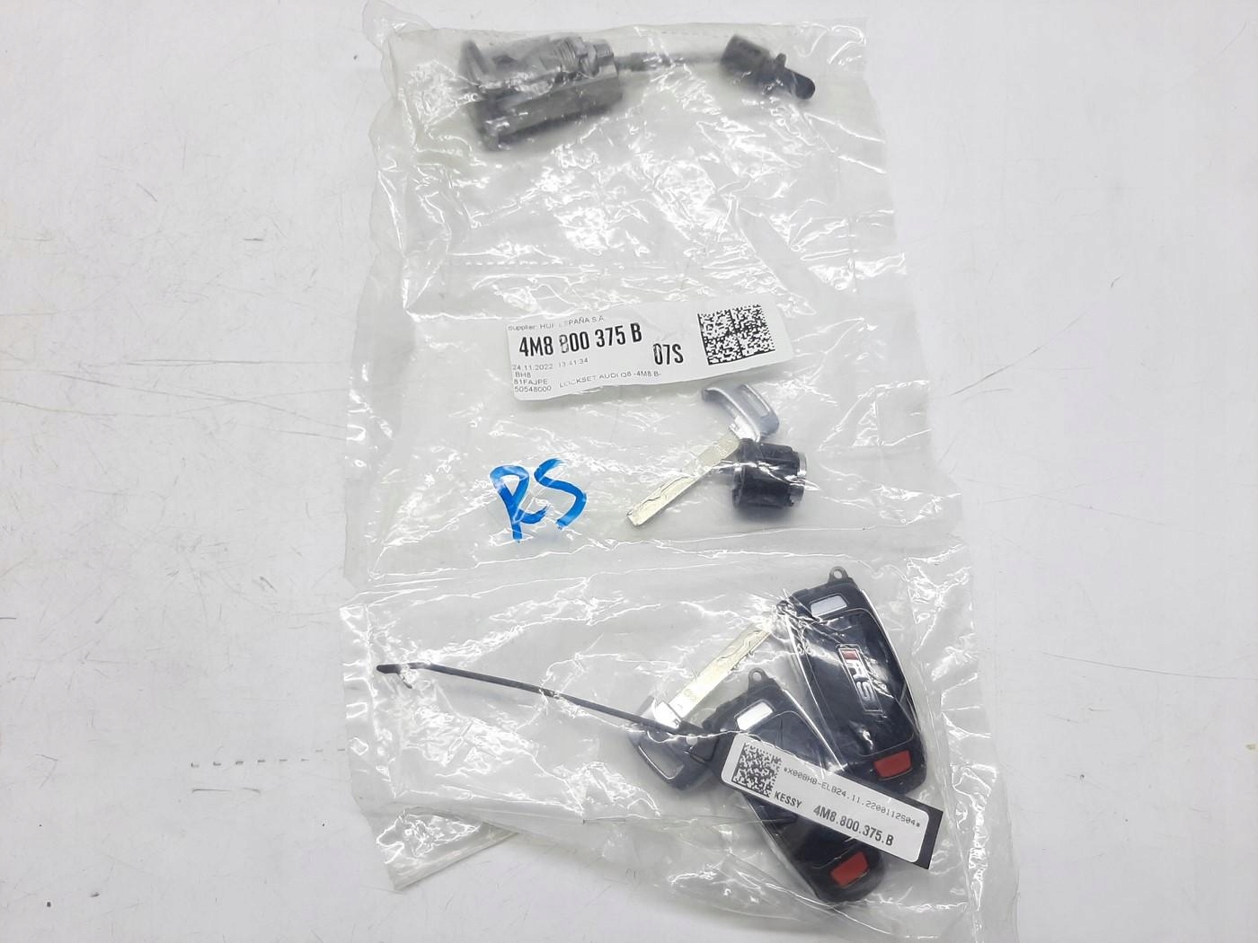 AUDI A6 C8 A7 C8 A8 D5 Q8 4M KOMPLET KLUCZY WKŁADKA PILOT ZESTAW 4M8800375B