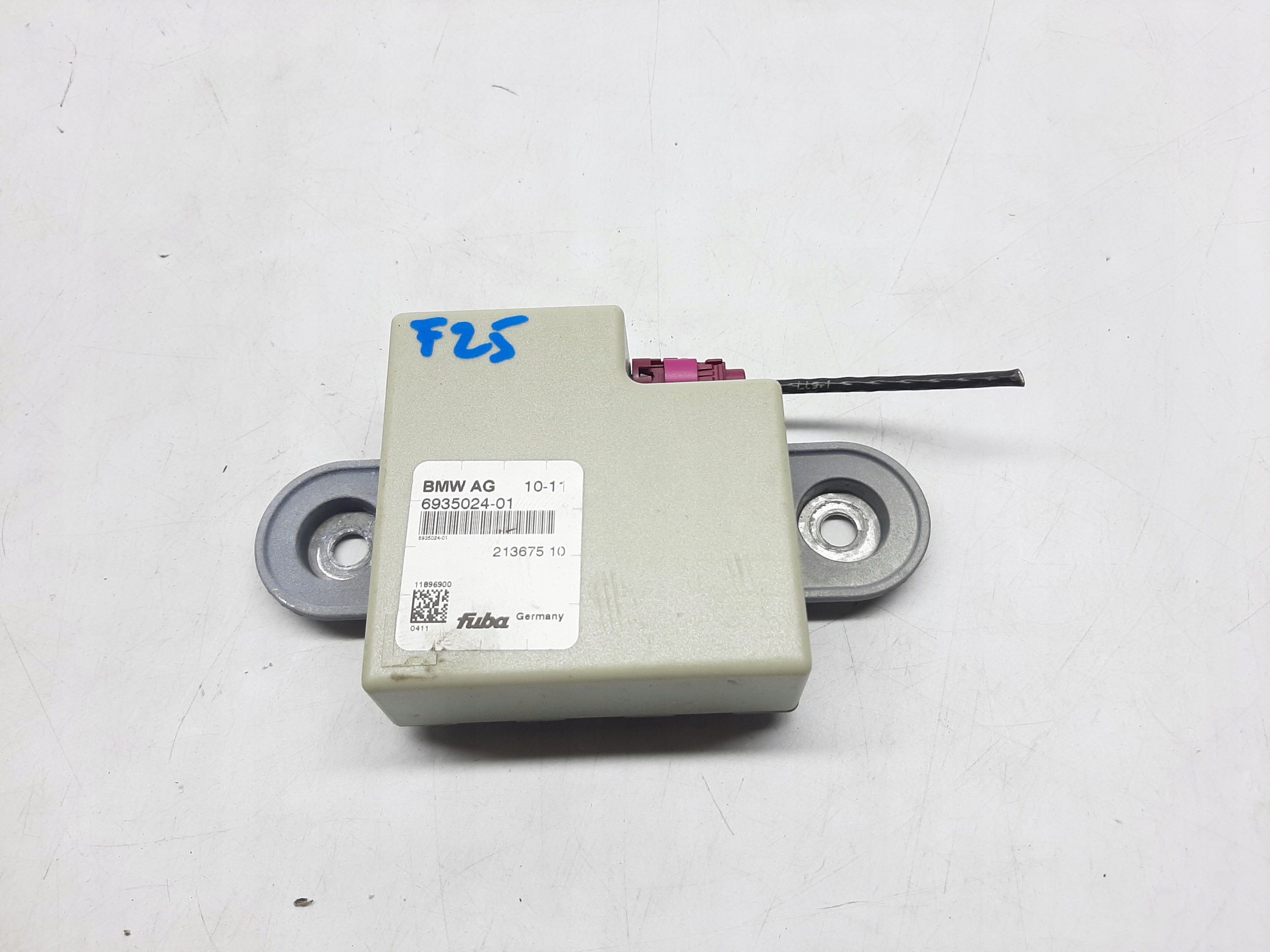 BMW X3 F25 2.0i 10-14r WZMACZNIACZ ANTENY 6935024