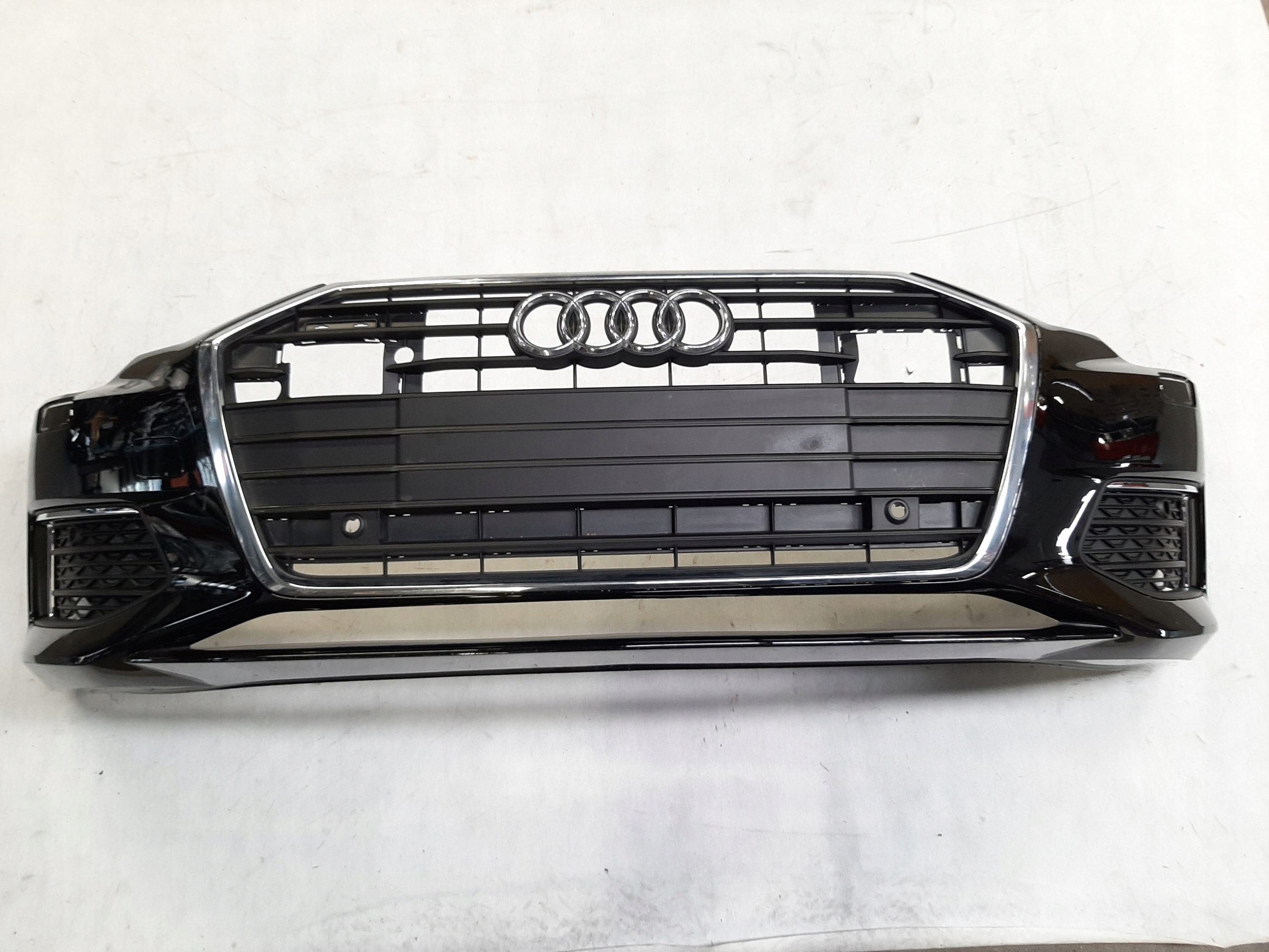 AUDI A6 C8 ZDERZAK PRZEDNI 4K0807437