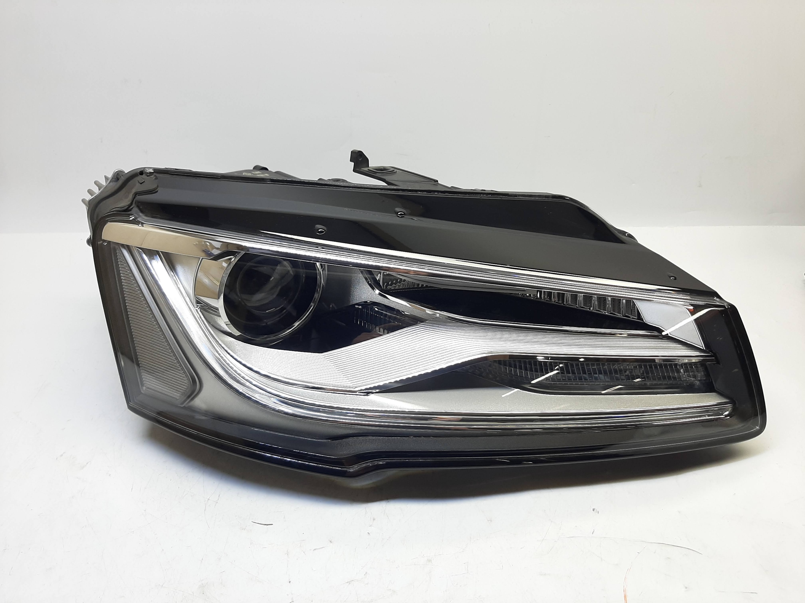 AUDI A8 S8 D4 LIFT 2014-2017 XENON LED PRAWY REFLEKTOR 4H0941006