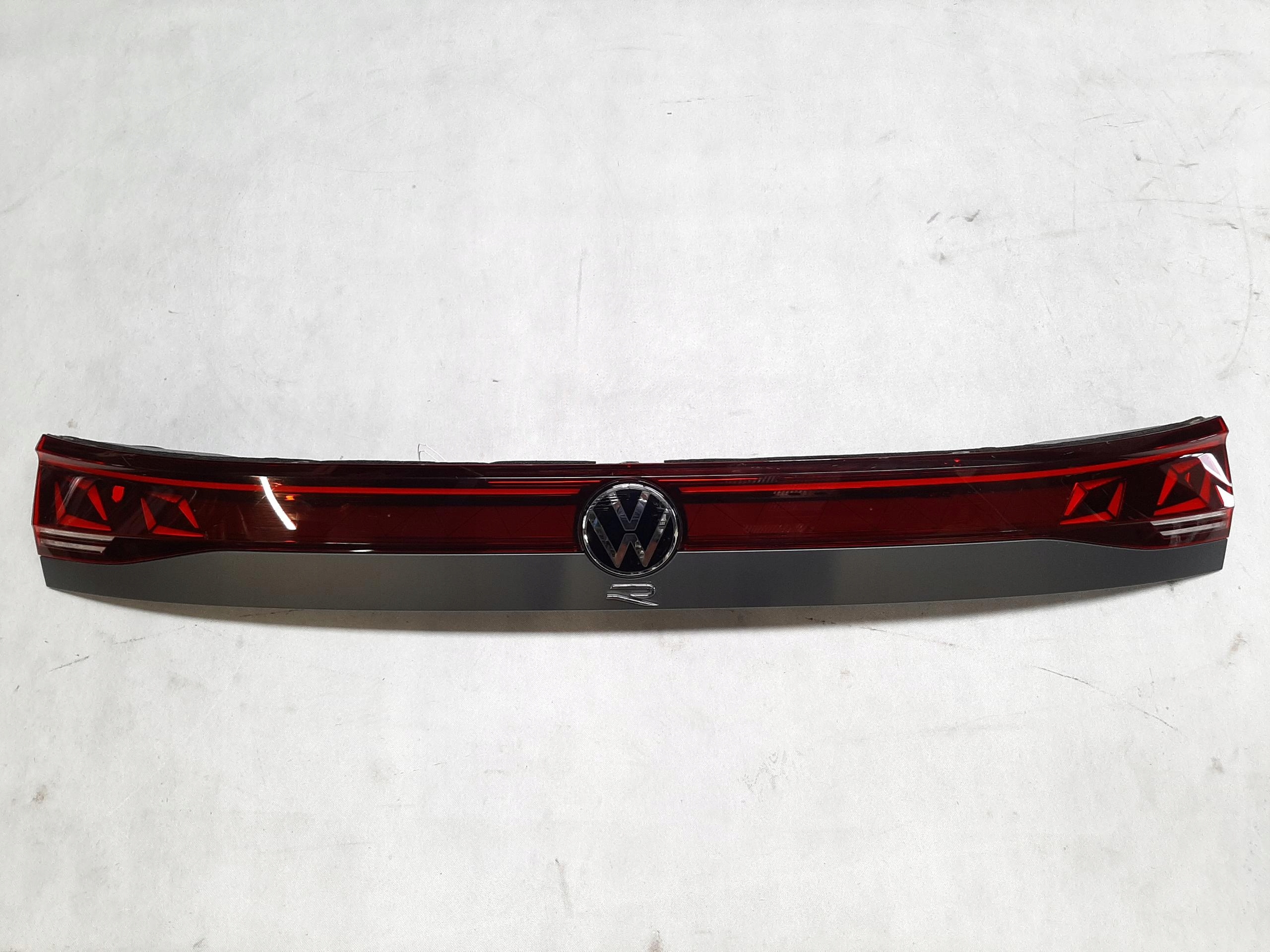 VW TOUAREG III BLENDA LAMPA KLAPY TYŁ LED 760945307G
