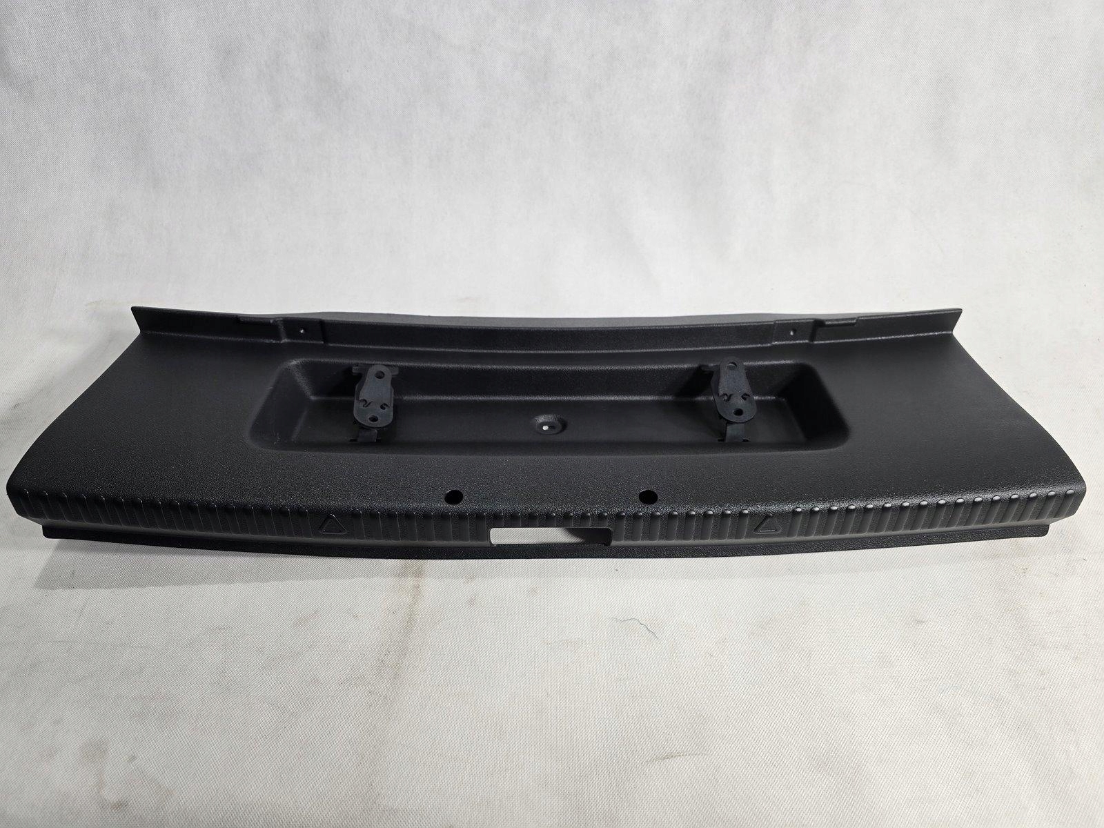 SKODA OCTAVIA III OSŁONA PASA TYLNEGO TYŁ MASKOWNICA 5E5863459