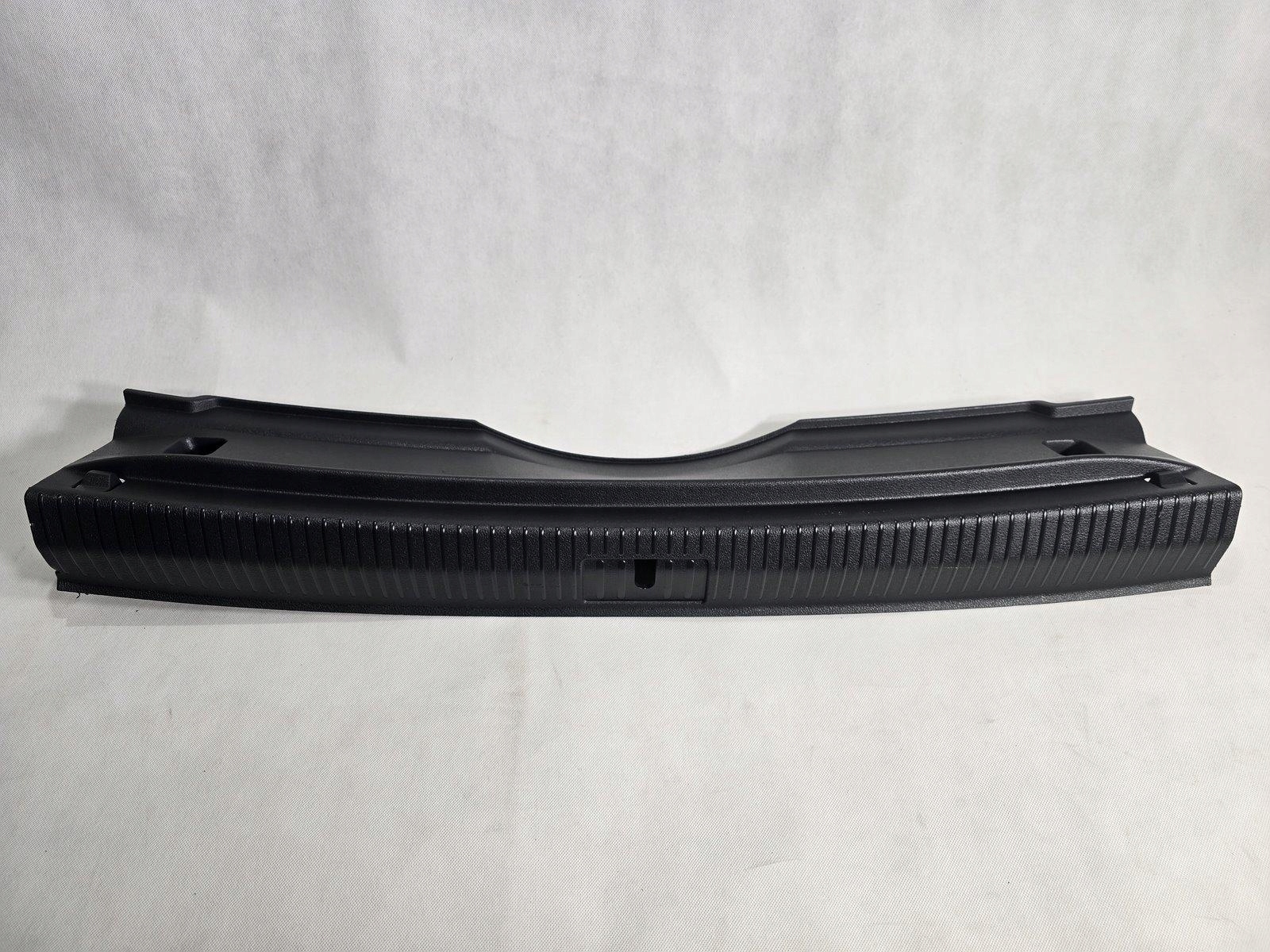 VW GOLF VII SPORTSVAN OSŁONA PASA TYLNEGO TYŁ MASKOWNICA 510863459