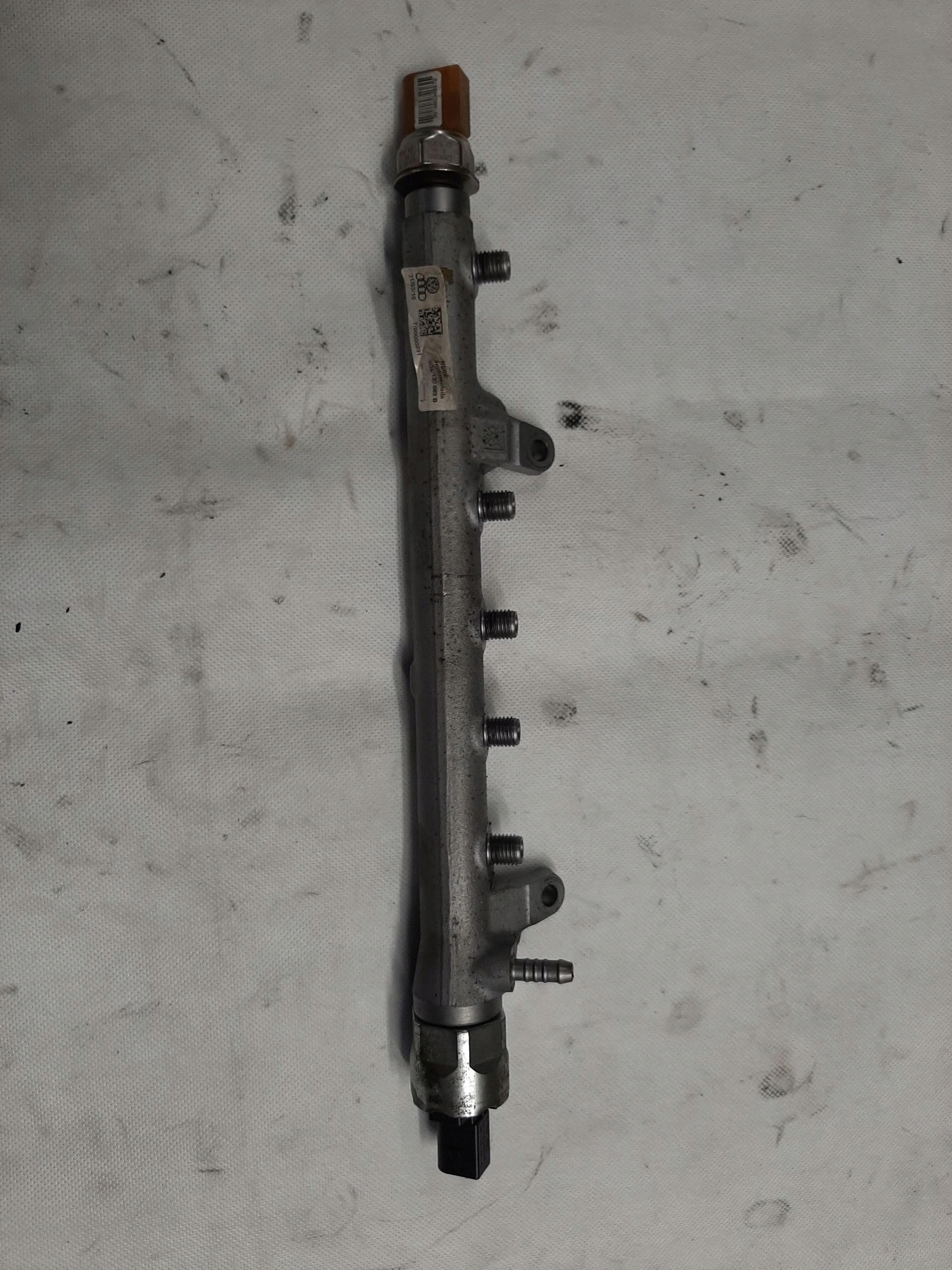 VW GOLF VI LISTWA WTRYSKOWA 1.6 TDI 03L130089B