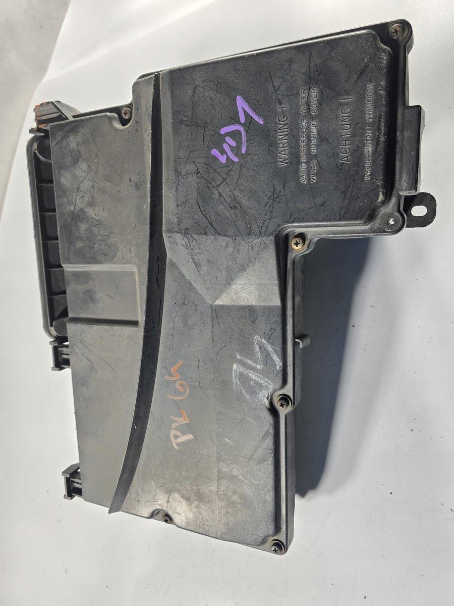 AUDI A8 S8 D2 4D OBUDOWA SKRZYNKI BEZPIECZNIKÓW 4D1937128D
