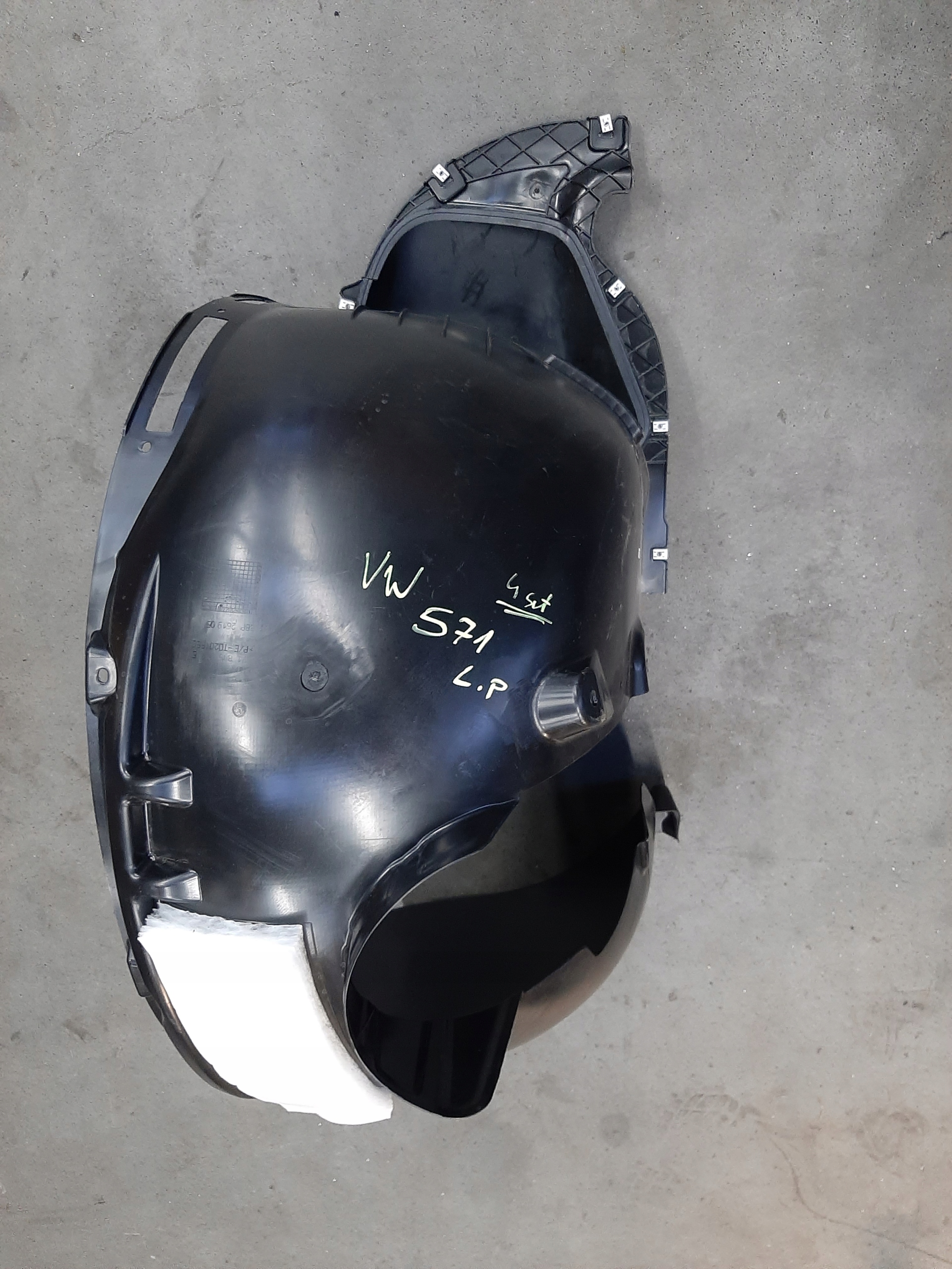 VW TIGUAN III NADKOLE OSŁONA PZECIWBŁOTNA LEWY PRZÓD 571805911E