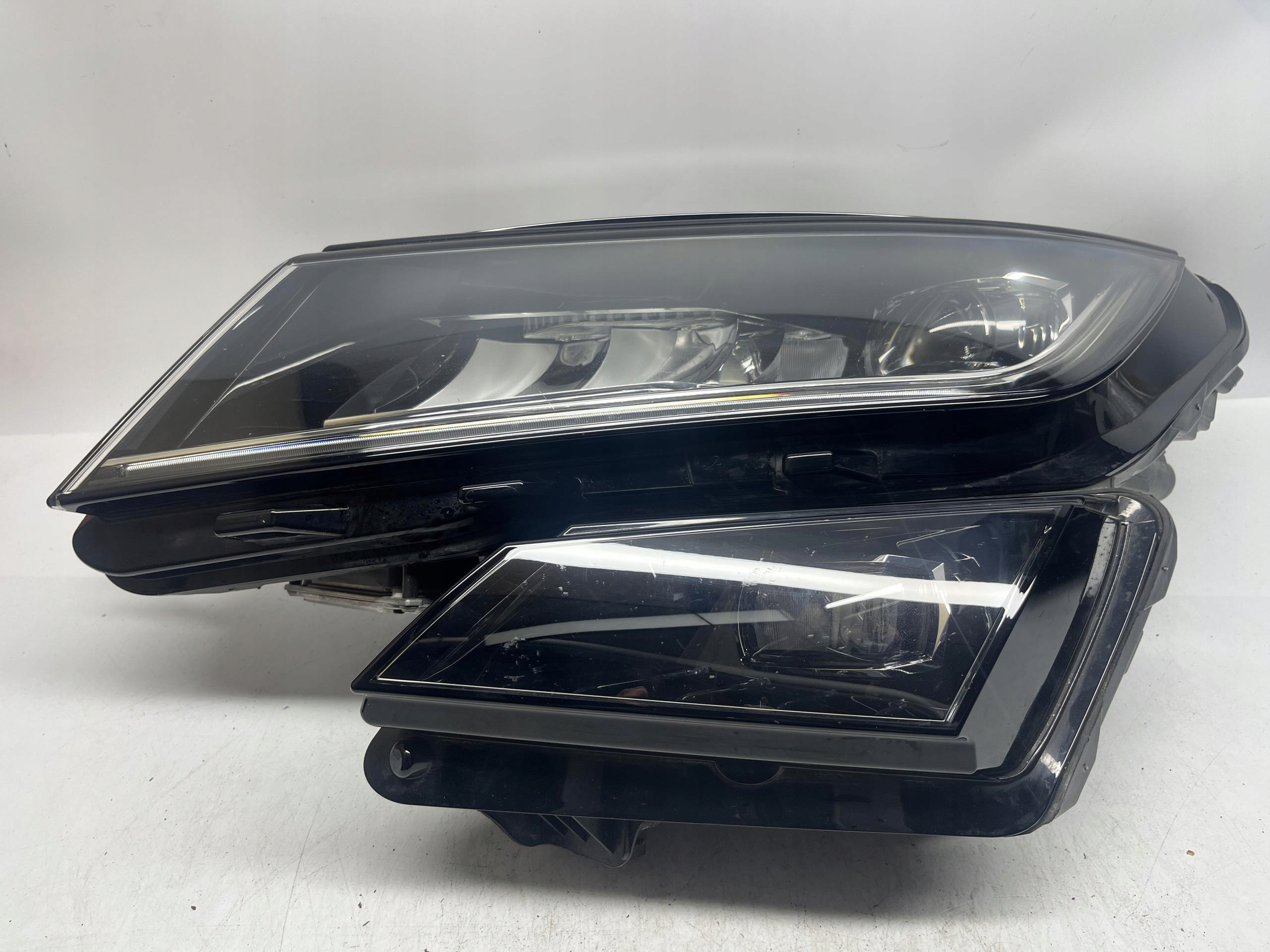 SKODA Kodiaq Reflektor Lampra Przód Lewy Led 566941015E