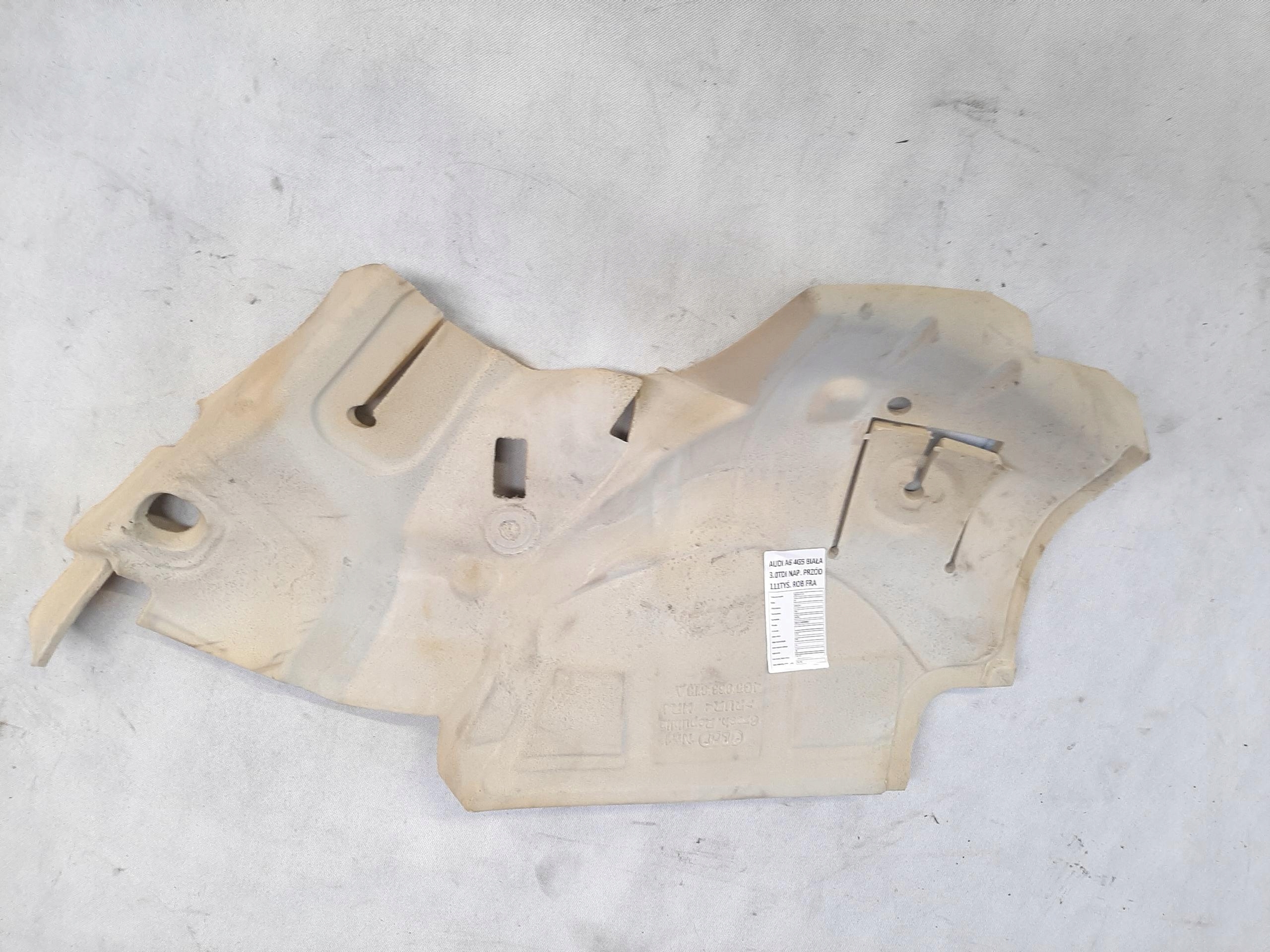 AUDI A6 C7 LIFT 2014- 3.0 TDI WYGŁUSZENIE PIANKA NADKOLA PRAWA 4G5863813A