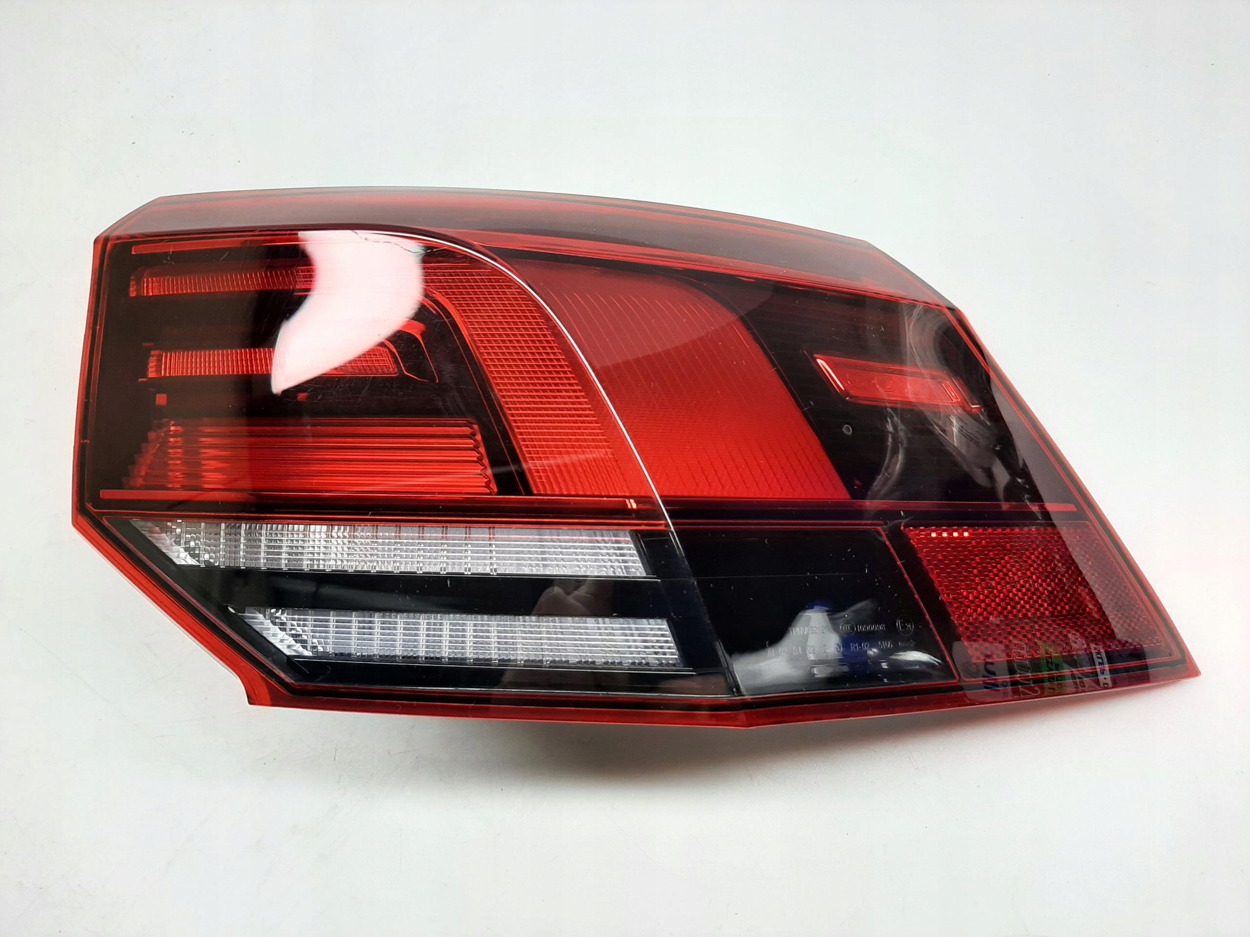 VW GOLF VIII LAMPA PRAWA TYLNA TYŁ LED 5H0945096C