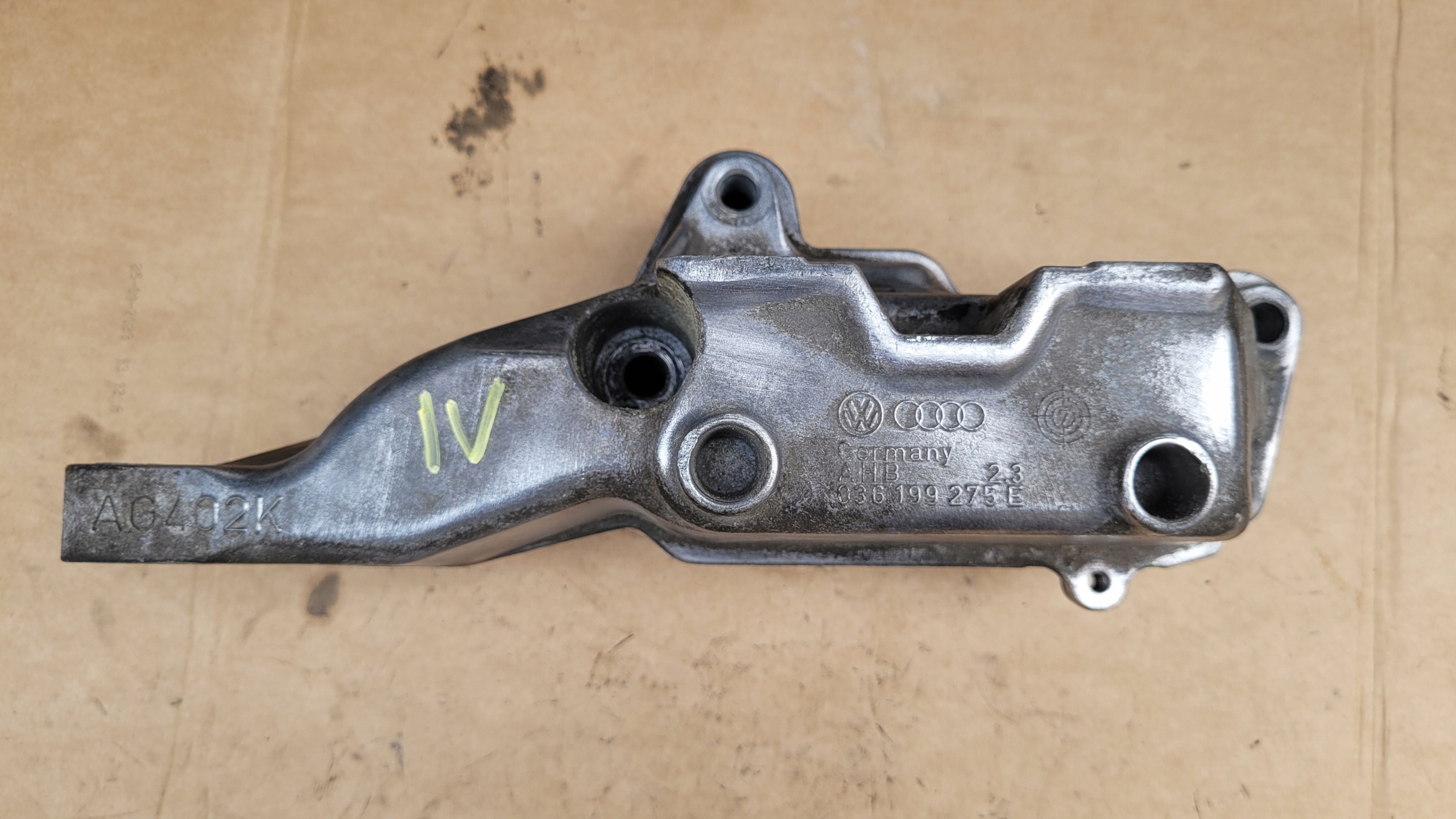 AUDI VW ŁAPA MOCOWANIE BOCZNE STELAŻ 036199275E