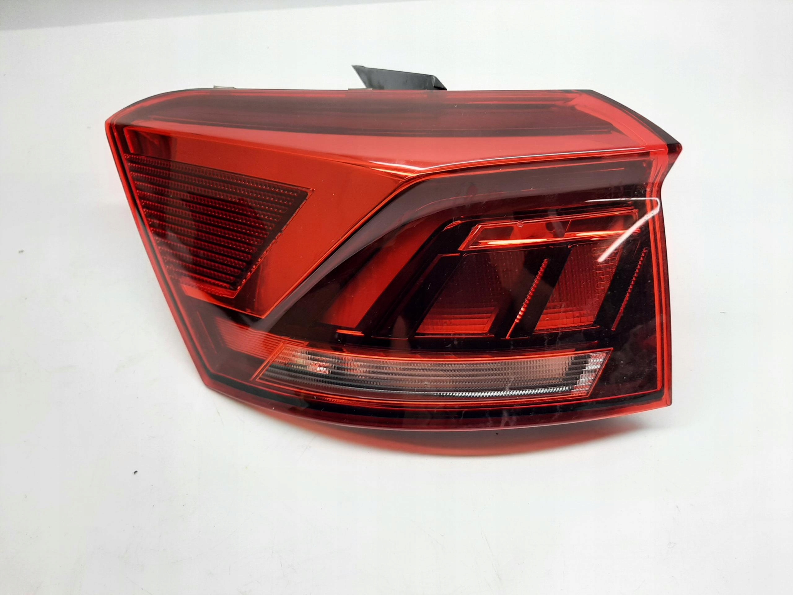 VW T-ROC LIFT LAMPA LEWA TYLNA TYŁ LED 2GA945095D