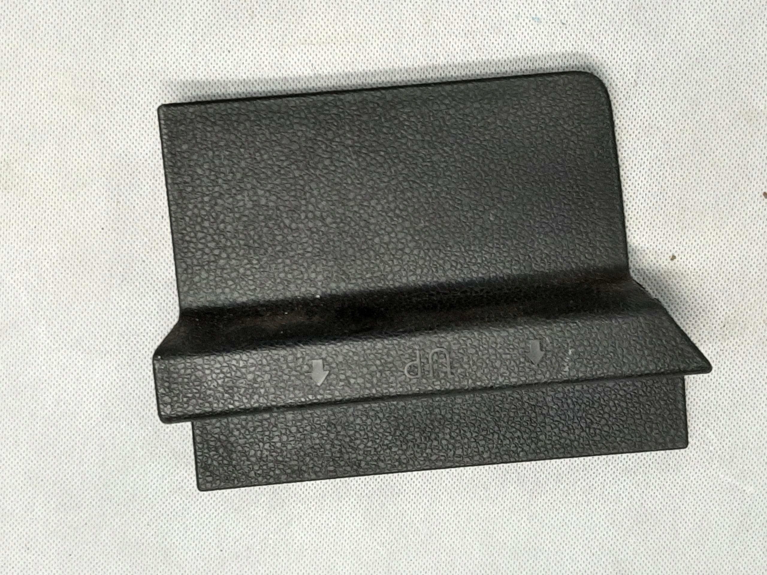VW GOLF VII 7 5G PLASTIK OSŁONA BAGAŻNIKA PRAWA 5G6867462A