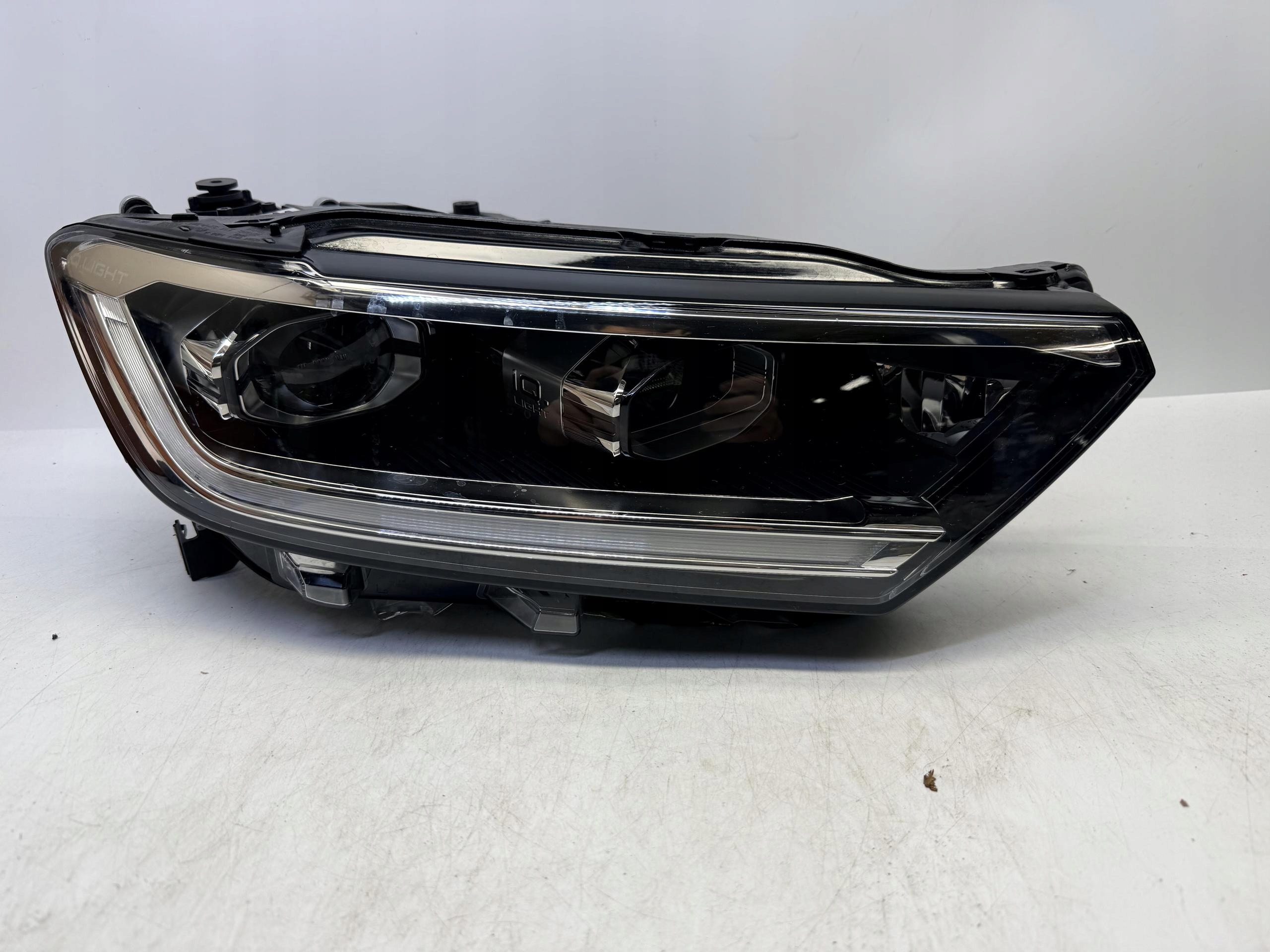 VW T-ROC REFLEKTOR LAMPA PRAWY PRZÓD LED IQ.LIGHT 2GA941774AC