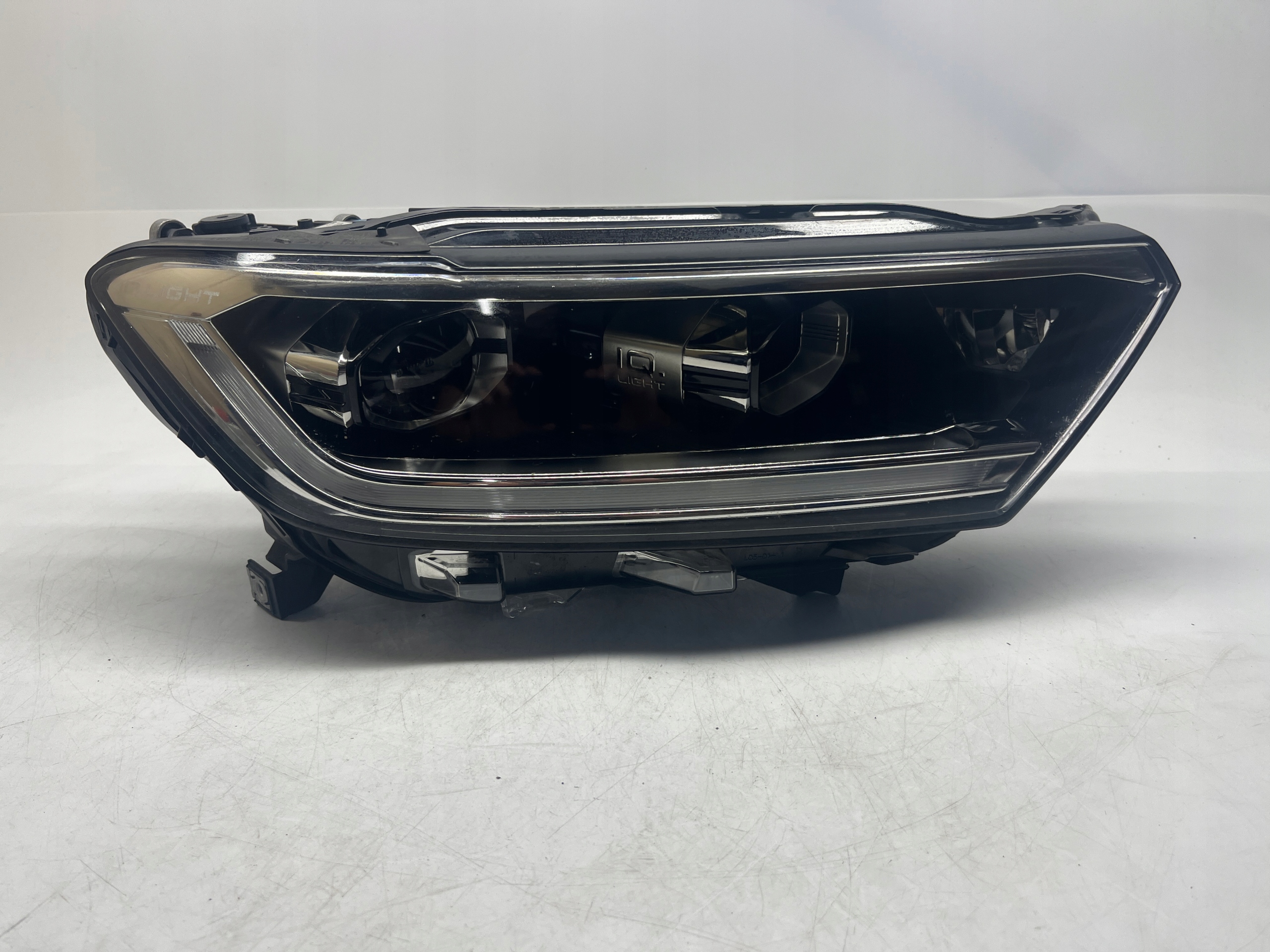 Volkswagen T-ROC REFLEKTOR LAMPA PRAWA PRZÓD LED MATRIX BEAM 2GA941036AT