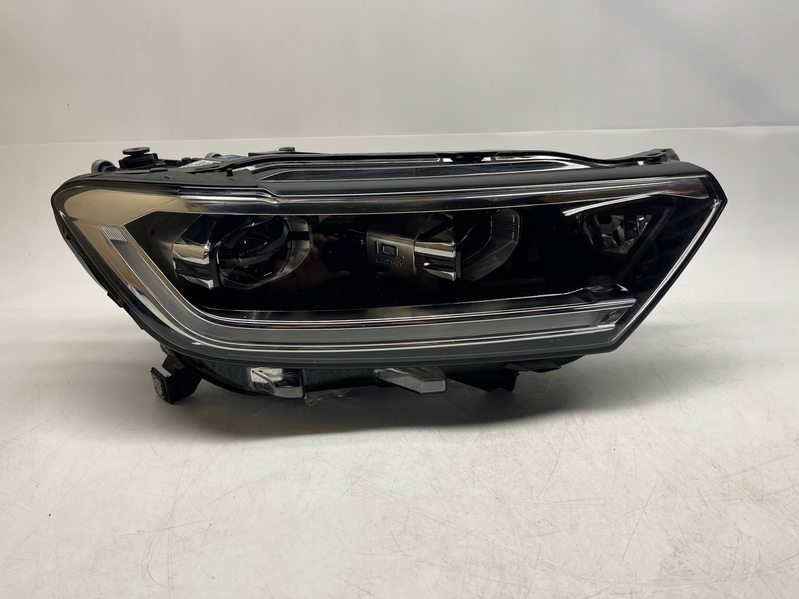 Volkswagen T-ROC REFLEKTOR LAMPA PRAWA PRZÓD LED MATRIX BEAM 2GA941036AT