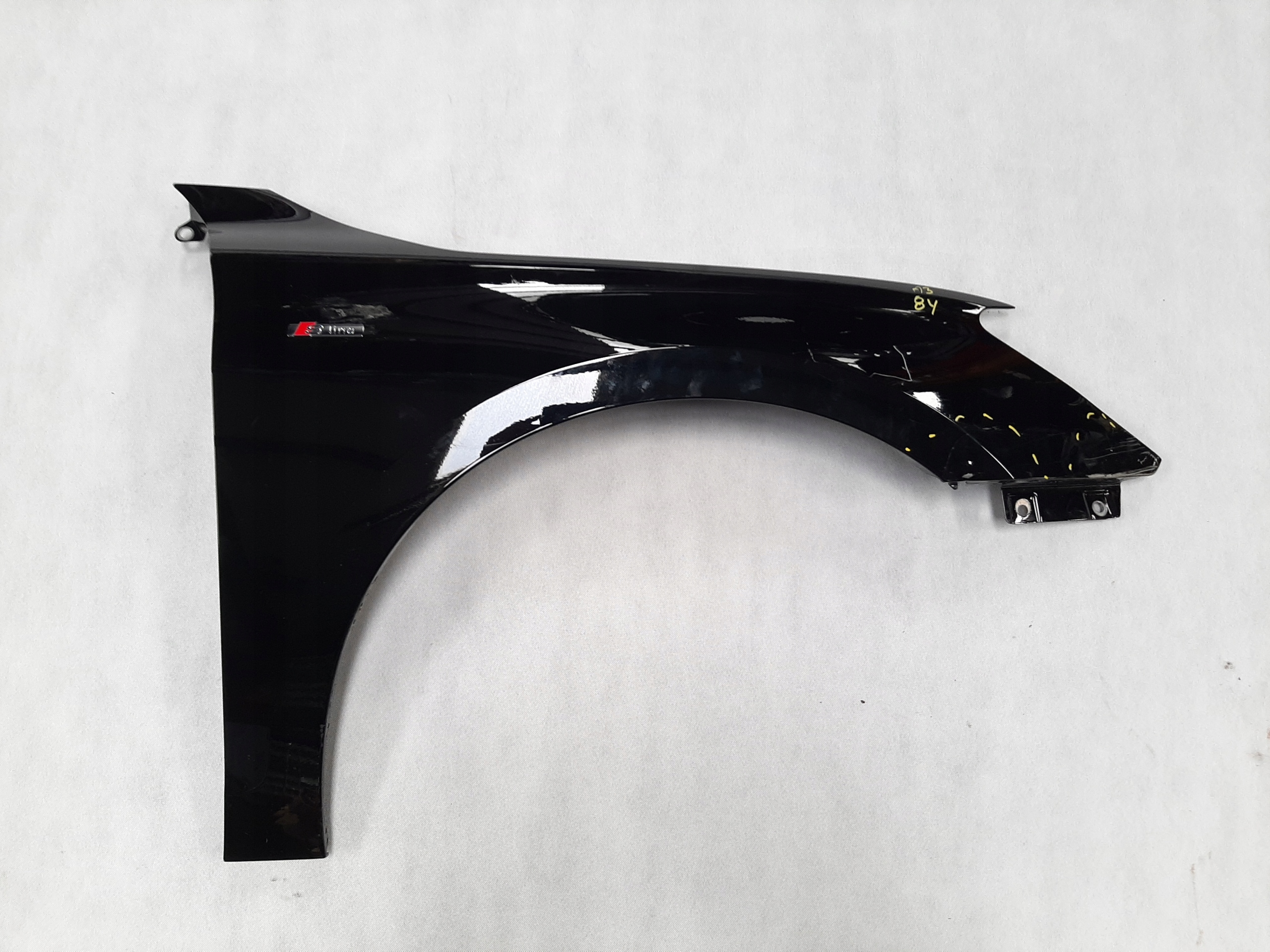 AUDI A3 8Y POSZYCIE BŁOTNIKA BŁOTNIK PRAWY PRZÓD 8Y0821092