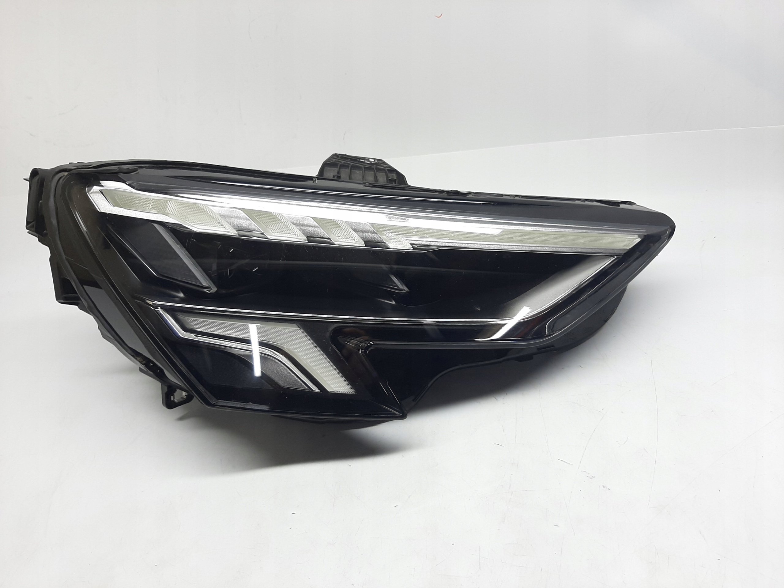 AUDI A3 8Y REFLEKTOR LAMPA PRZÓD PRZEDNIA PRAWA 8Y0941034
