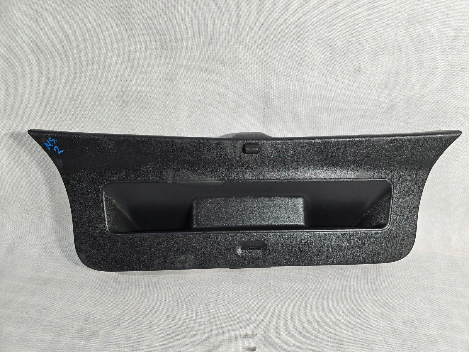 VW POLO V 6R OSŁONA TAPICERKA KLAPY BAGAŻNIKA 6R6867601A