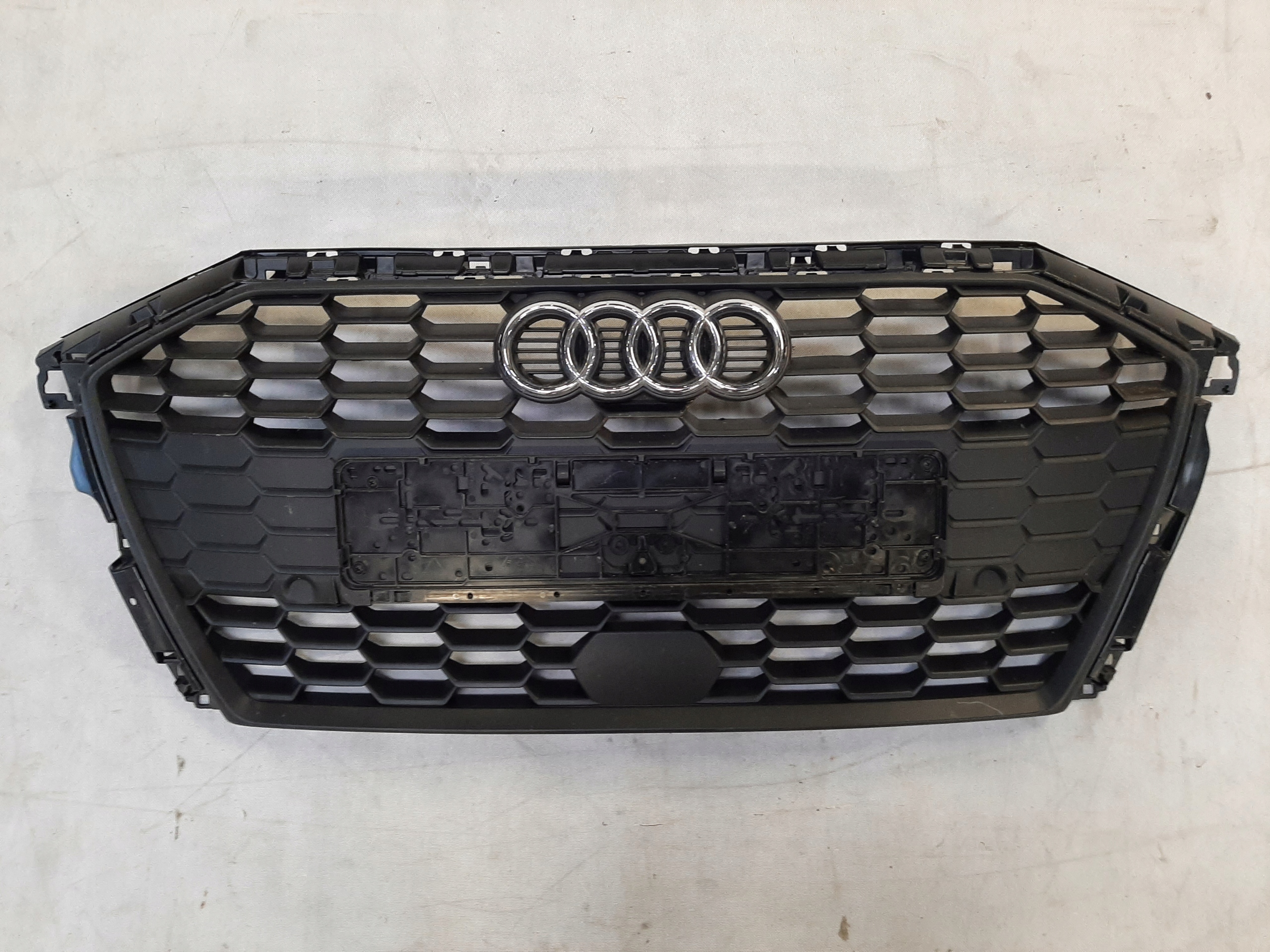 AUDI A3 8Y ATRAPA CHŁODNICY GRILL ZDERZAKA PRZÓD S-LINE 8Y0853651